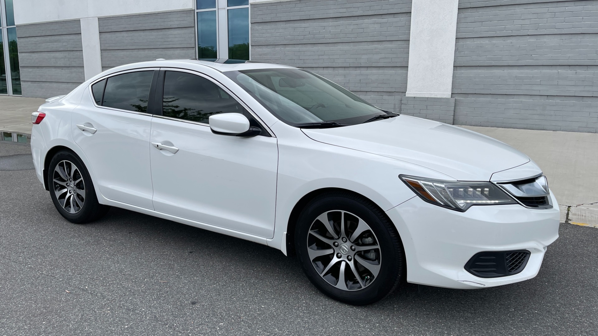 Used 2016 Acura ILX 4DR SEDAN / 2.4L I4 / FWD / STREAMING AUDIO / SUNROOF / REARVIEW for sale Sold at Formula Imports in Charlotte NC 28227 6