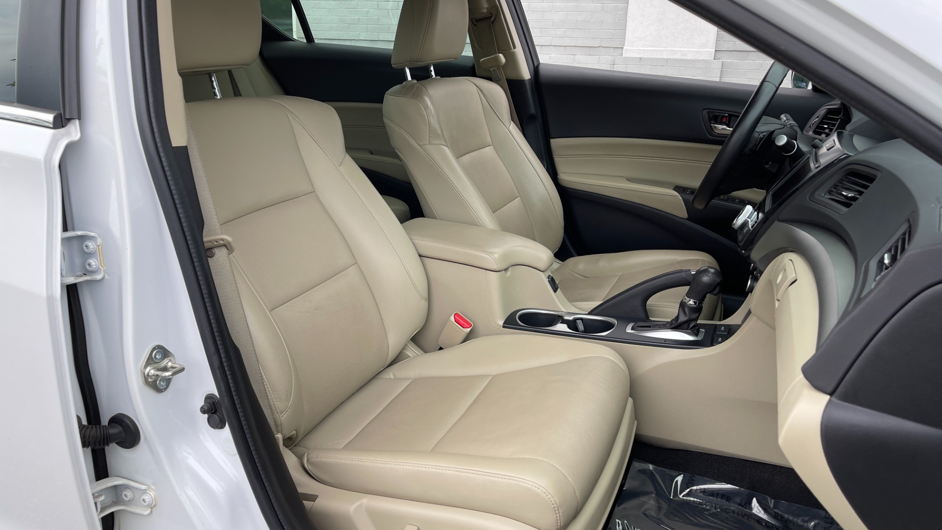 Used 2016 Acura ILX 4DR SEDAN / 2.4L I4 / FWD / STREAMING AUDIO / SUNROOF / REARVIEW for sale Sold at Formula Imports in Charlotte NC 28227 60