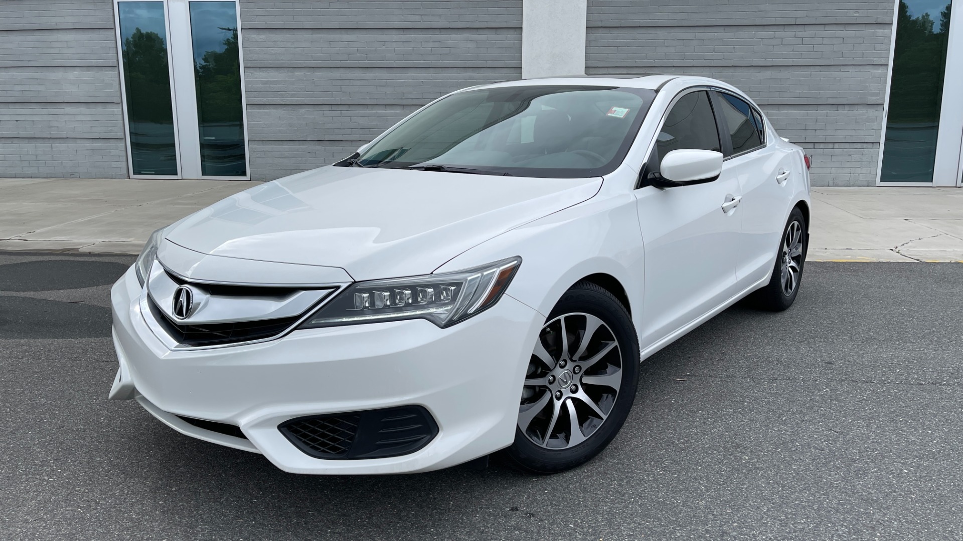 Used 2016 Acura ILX 4DR SEDAN / 2.4L I4 / FWD / STREAMING AUDIO / SUNROOF / REARVIEW for sale Sold at Formula Imports in Charlotte NC 28227 1