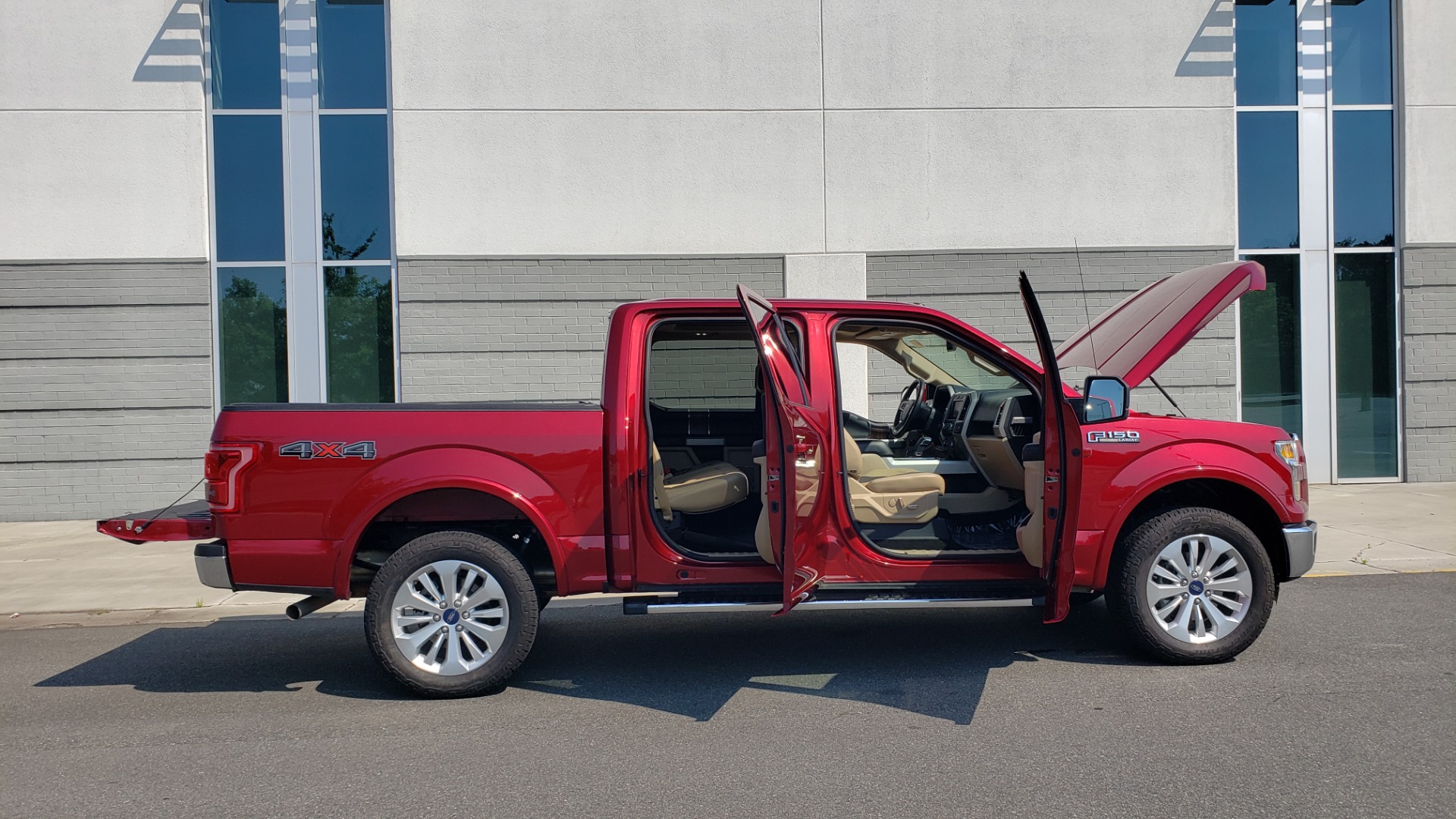 Used 2015 Ford F-150 LARIAT 4X4 SUPERCREW / 5.0L V8 / AUTO / NAV / SUNROOF / REARVIEW for sale Sold at Formula Imports in Charlotte NC 28227 14