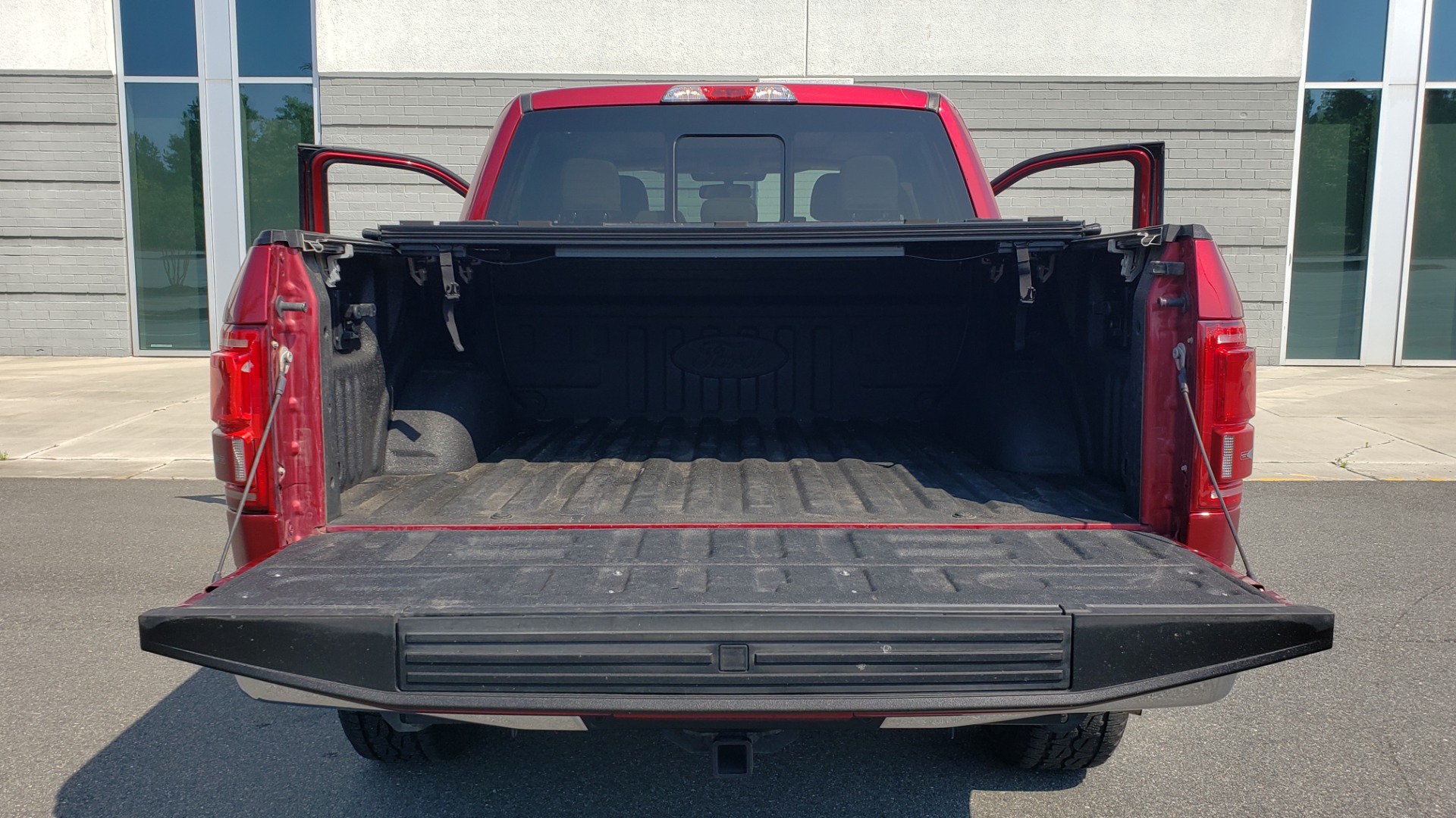 Used 2015 Ford F-150 LARIAT 4X4 SUPERCREW / 5.0L V8 / AUTO / NAV / SUNROOF / REARVIEW for sale Sold at Formula Imports in Charlotte NC 28227 31