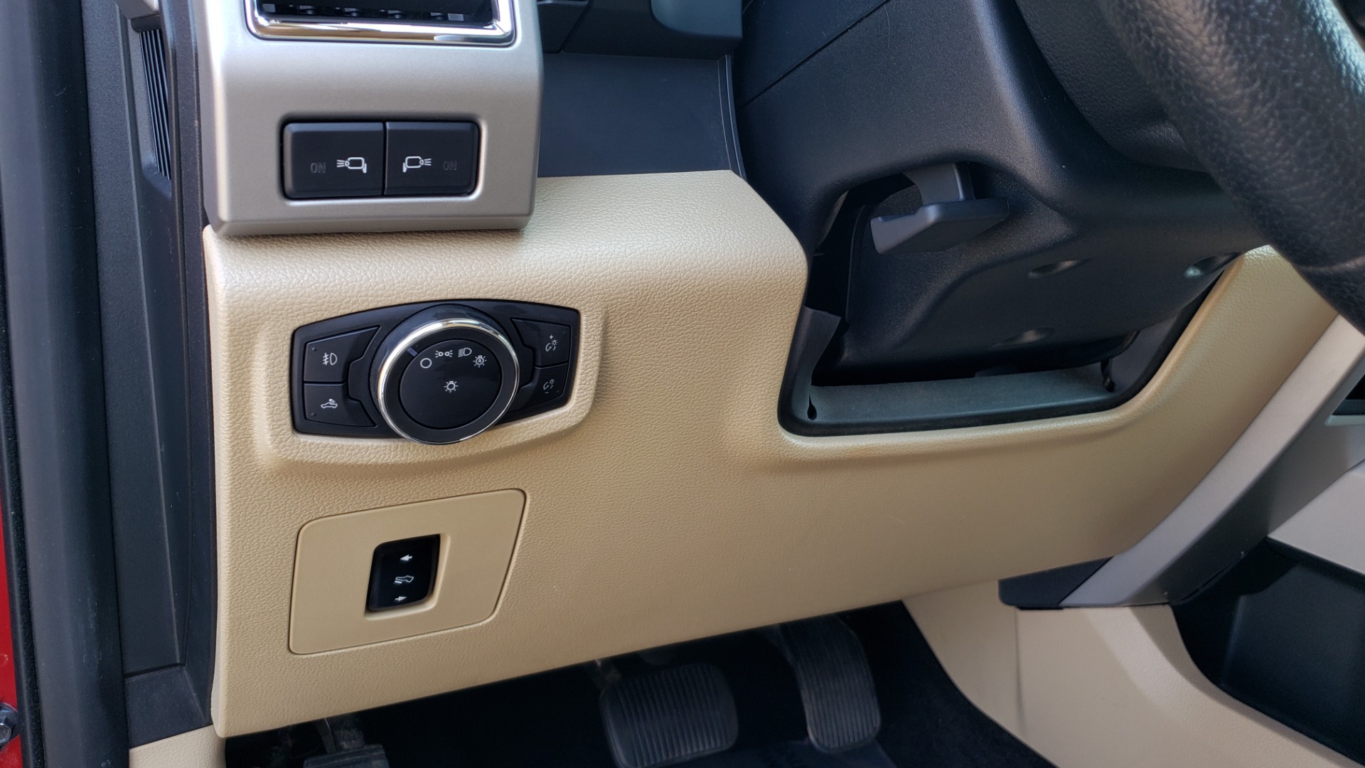 Used 2015 Ford F-150 LARIAT 4X4 SUPERCREW / 5.0L V8 / AUTO / NAV / SUNROOF / REARVIEW for sale Sold at Formula Imports in Charlotte NC 28227 38