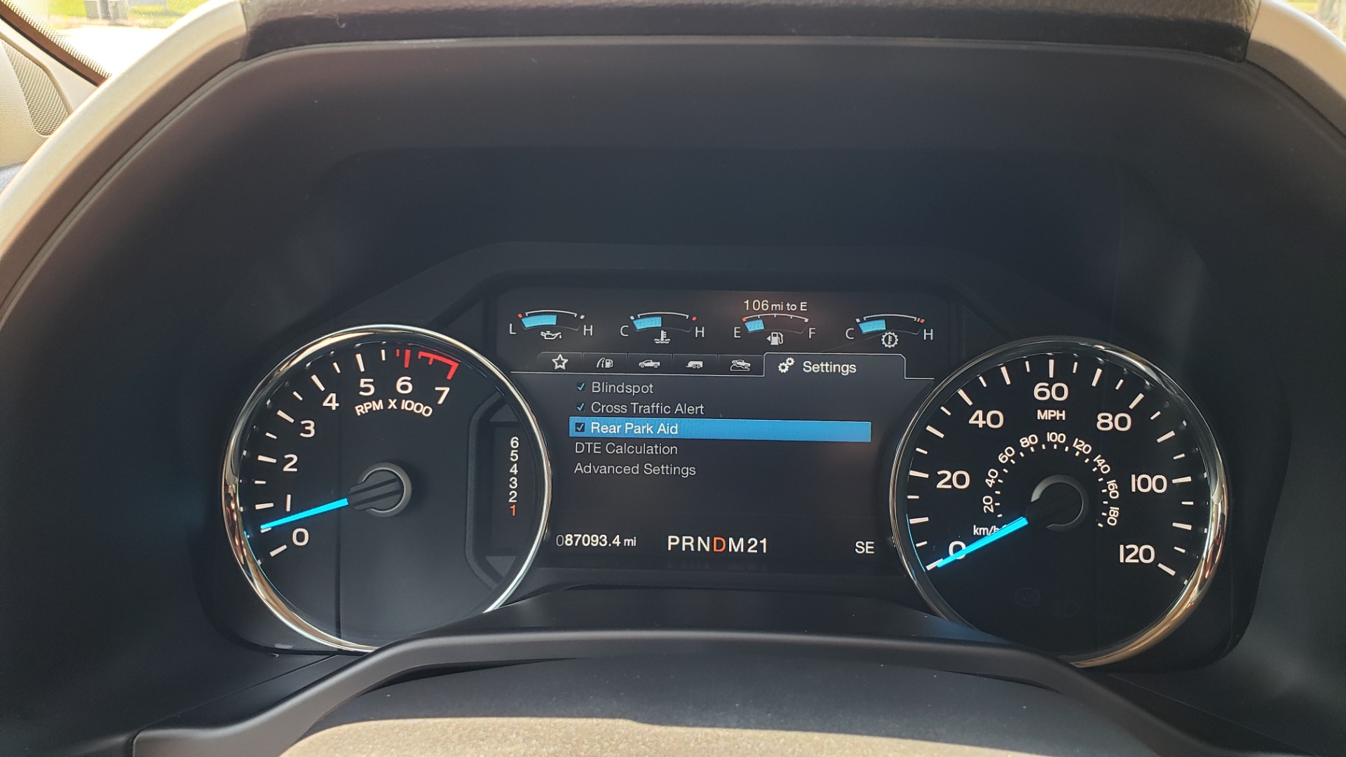 Used 2015 Ford F-150 LARIAT 4X4 SUPERCREW / 5.0L V8 / AUTO / NAV / SUNROOF / REARVIEW for sale Sold at Formula Imports in Charlotte NC 28227 42