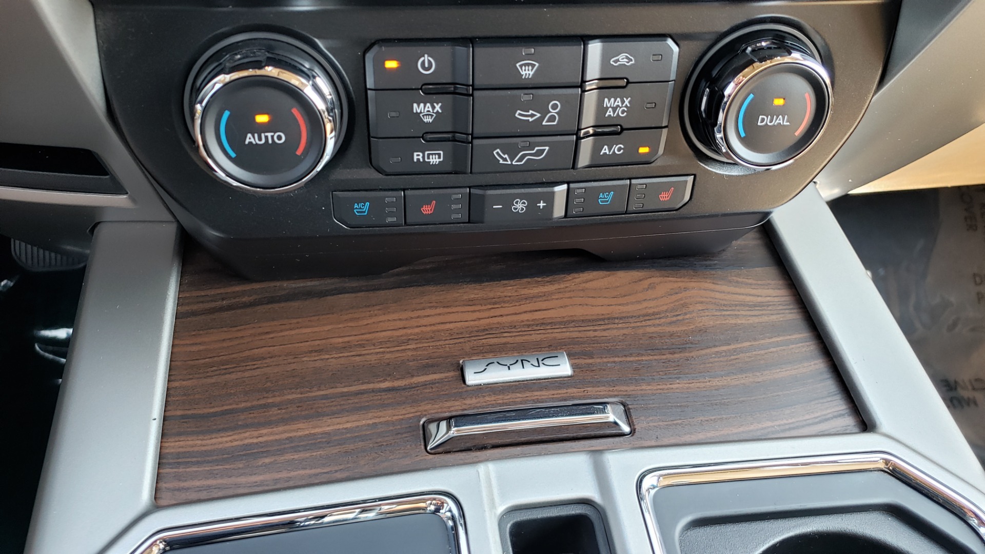 Used 2015 Ford F-150 LARIAT 4X4 SUPERCREW / 5.0L V8 / AUTO / NAV / SUNROOF / REARVIEW for sale Sold at Formula Imports in Charlotte NC 28227 49