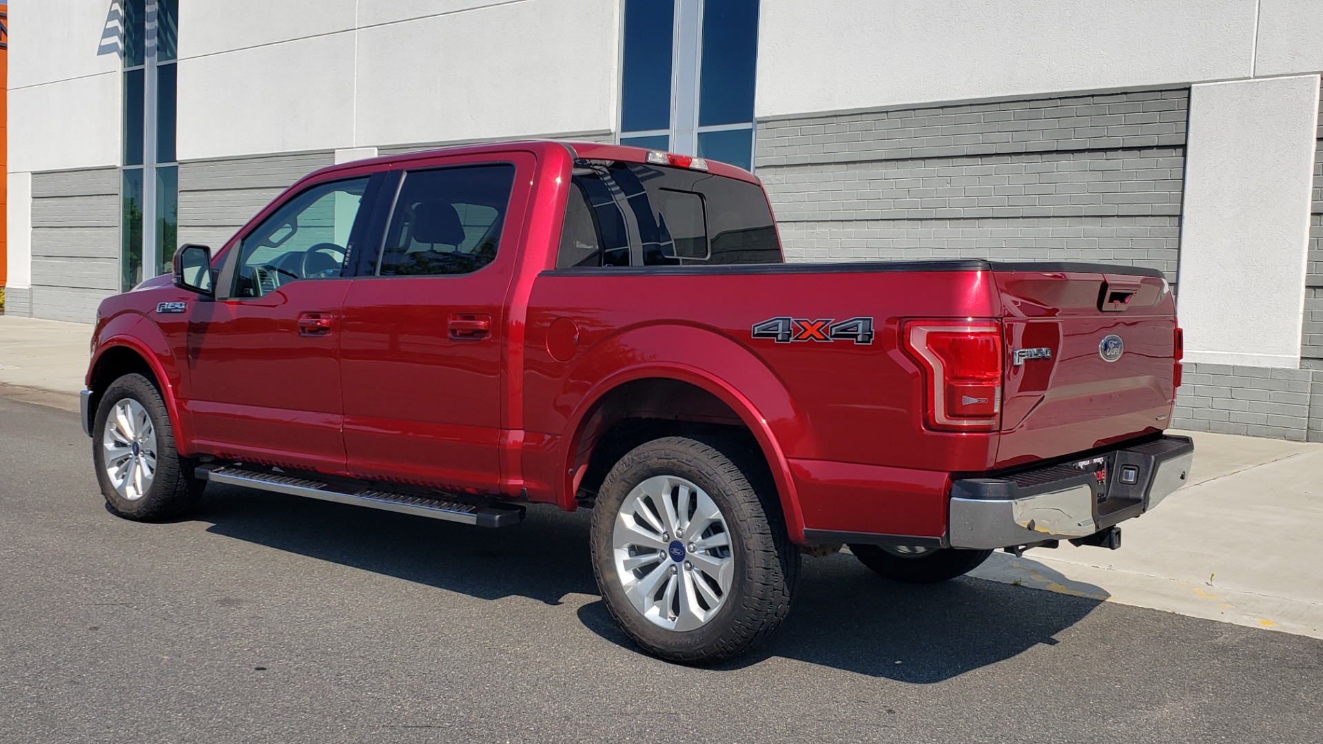 Used 2015 Ford F-150 LARIAT 4X4 SUPERCREW / 5.0L V8 / AUTO / NAV / SUNROOF / REARVIEW for sale Sold at Formula Imports in Charlotte NC 28227 6