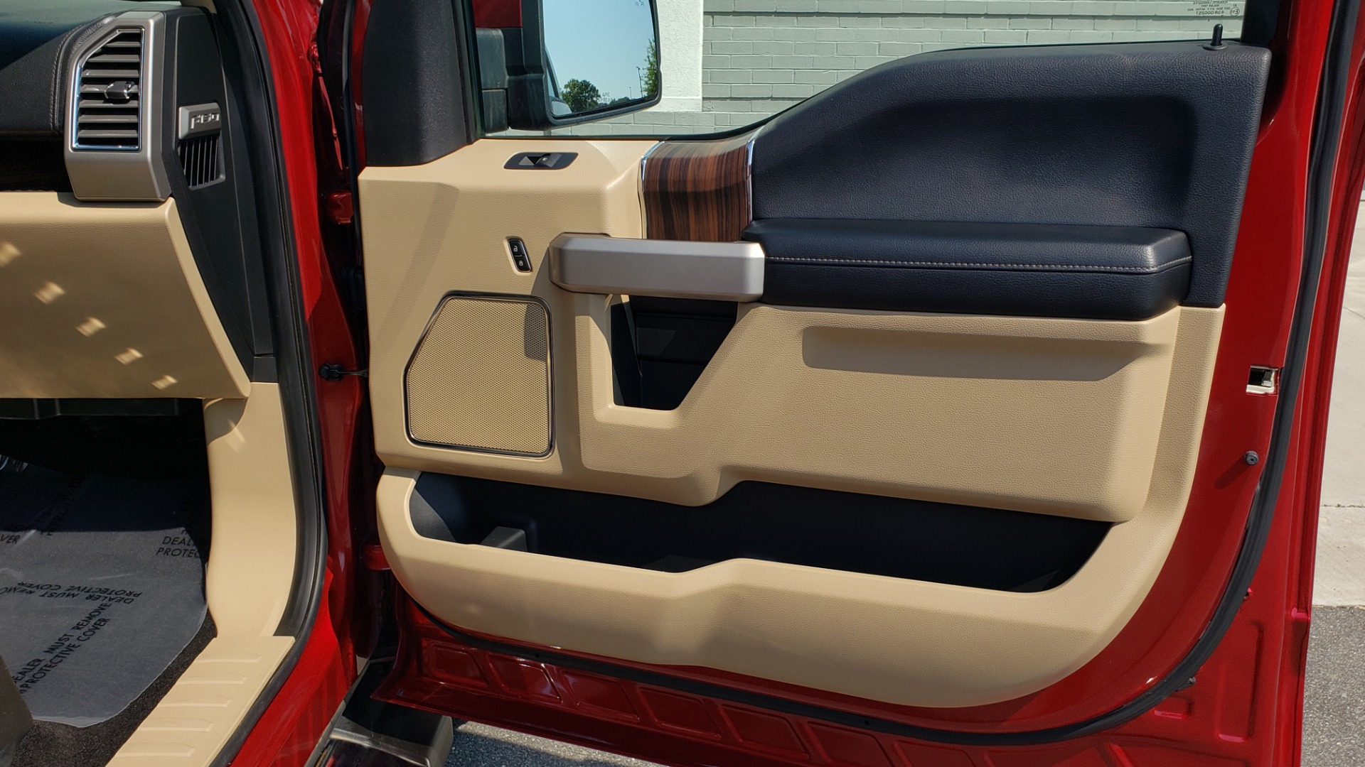 Used 2015 Ford F-150 LARIAT 4X4 SUPERCREW / 5.0L V8 / AUTO / NAV / SUNROOF / REARVIEW for sale Sold at Formula Imports in Charlotte NC 28227 68