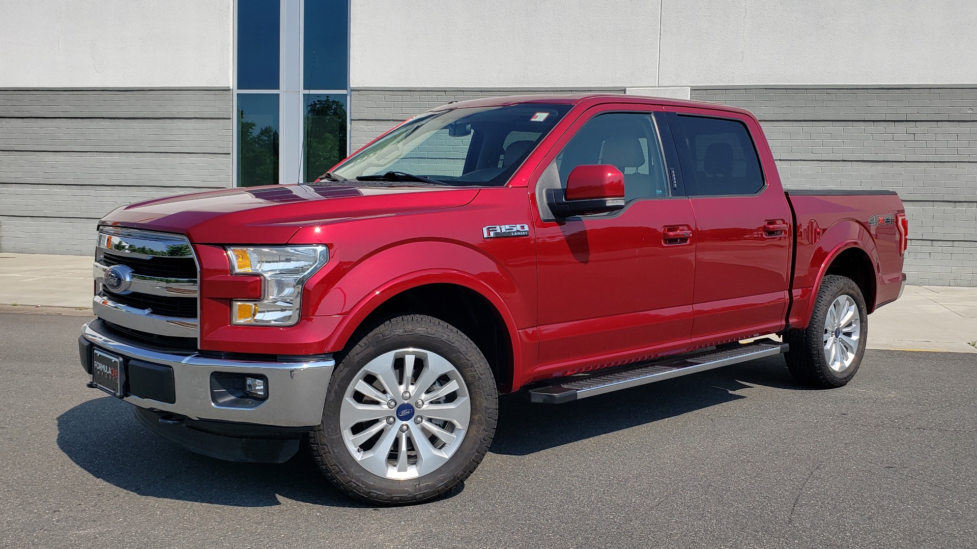 Used 2015 Ford F-150 LARIAT 4X4 SUPERCREW / 5.0L V8 / AUTO / NAV / SUNROOF / REARVIEW for sale Sold at Formula Imports in Charlotte NC 28227 1