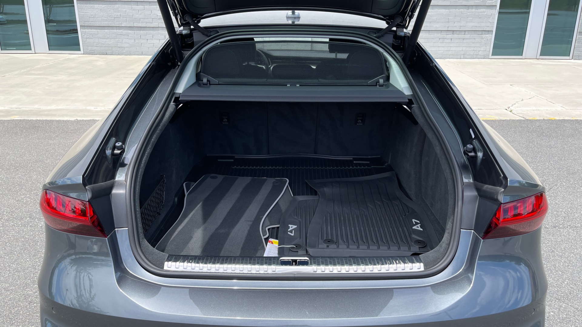 Used 2019 Audi A7 PRESTIGE 55 TFSI 3.0T / NAV / B&O SND / SUNROOF / S-LINE / 21IN WHLS / REAR for sale Sold at Formula Imports in Charlotte NC 28227 17
