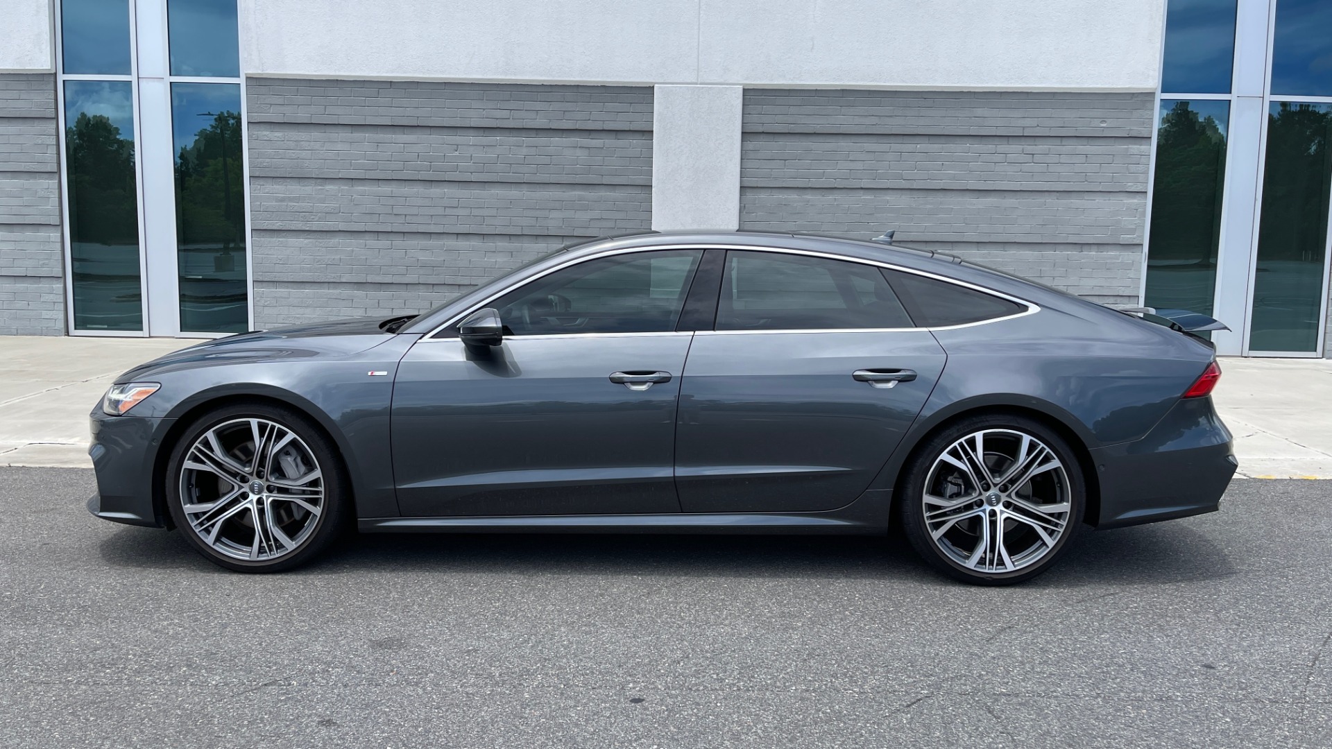 Used 2019 Audi A7 PRESTIGE 55 TFSI 3.0T / NAV / B&O SND / SUNROOF / S-LINE / 21IN WHLS / REAR for sale Sold at Formula Imports in Charlotte NC 28227 4