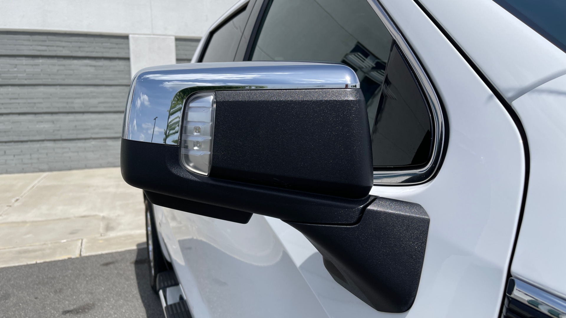 Used 2019 GMC SIERRA 1500 SLT 4X4 CREWCAB / 5.3L V8 / 8-SPD AUTO / NAV / BOSE / REARVIEW for sale Sold at Formula Imports in Charlotte NC 28227 16
