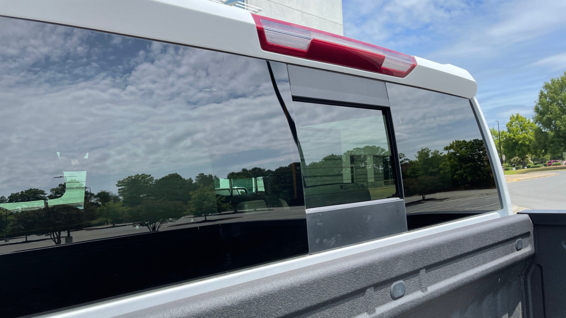 Used 2019 GMC SIERRA 1500 SLT 4X4 CREWCAB / 5.3L V8 / 8-SPD AUTO / NAV / BOSE / REARVIEW for sale Sold at Formula Imports in Charlotte NC 28227 29
