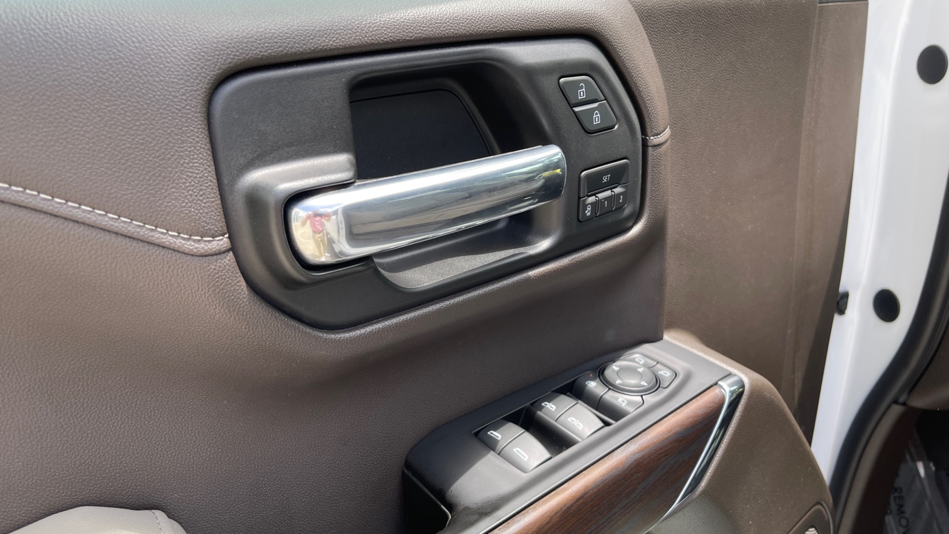 Used 2019 GMC SIERRA 1500 SLT 4X4 CREWCAB / 5.3L V8 / 8-SPD AUTO / NAV / BOSE / REARVIEW for sale Sold at Formula Imports in Charlotte NC 28227 34