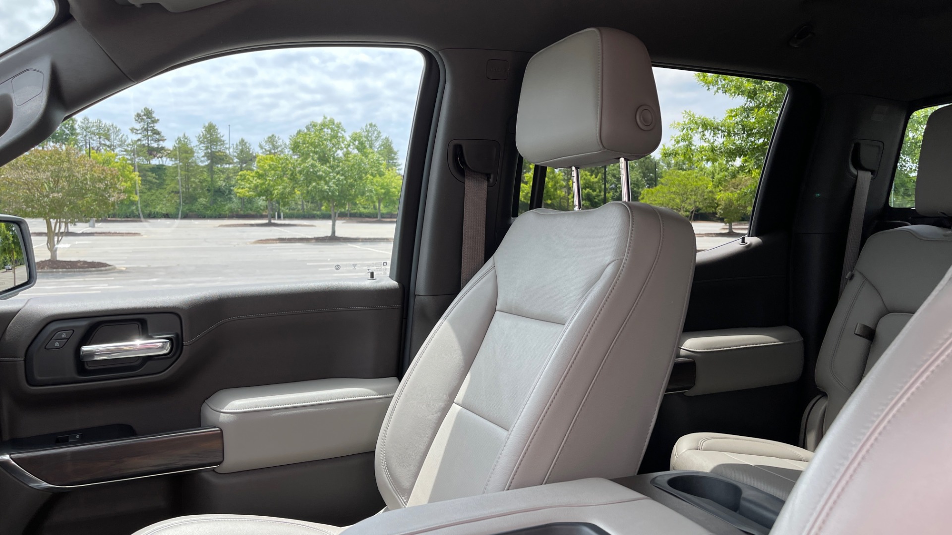 Used 2019 GMC SIERRA 1500 SLT 4X4 CREWCAB / 5.3L V8 / 8-SPD AUTO / NAV / BOSE / REARVIEW for sale Sold at Formula Imports in Charlotte NC 28227 40