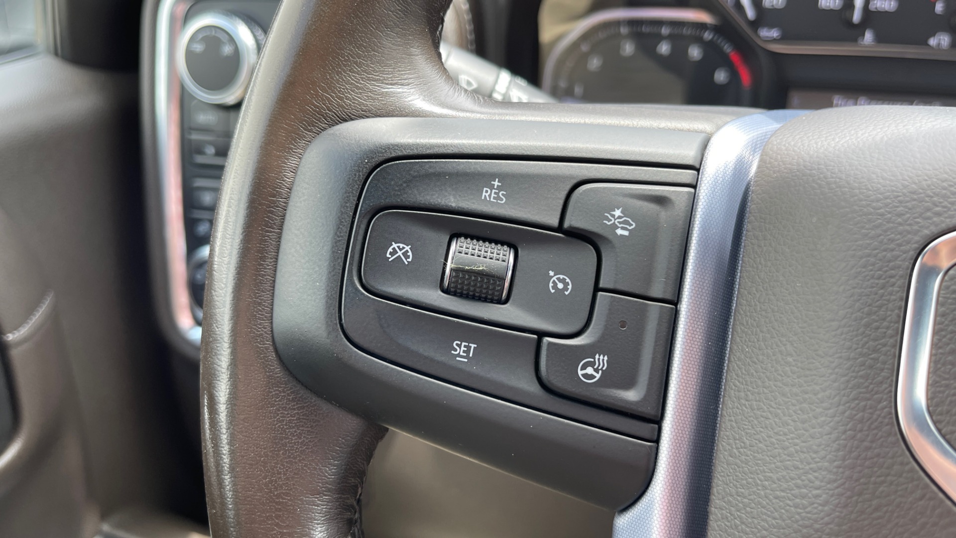 Used 2019 GMC SIERRA 1500 SLT 4X4 CREWCAB / 5.3L V8 / 8-SPD AUTO / NAV / BOSE / REARVIEW for sale Sold at Formula Imports in Charlotte NC 28227 46