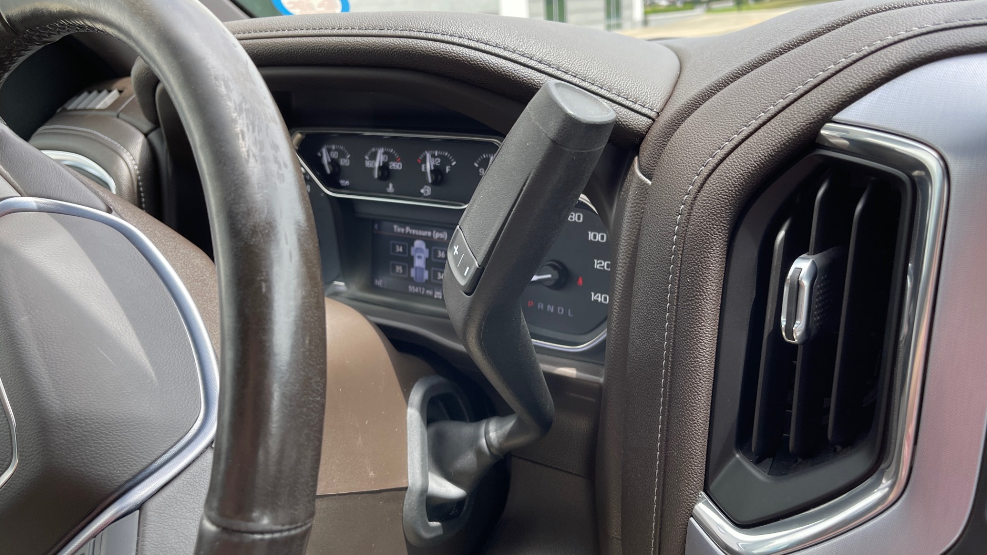 Used 2019 GMC SIERRA 1500 SLT 4X4 CREWCAB / 5.3L V8 / 8-SPD AUTO / NAV / BOSE / REARVIEW for sale Sold at Formula Imports in Charlotte NC 28227 48