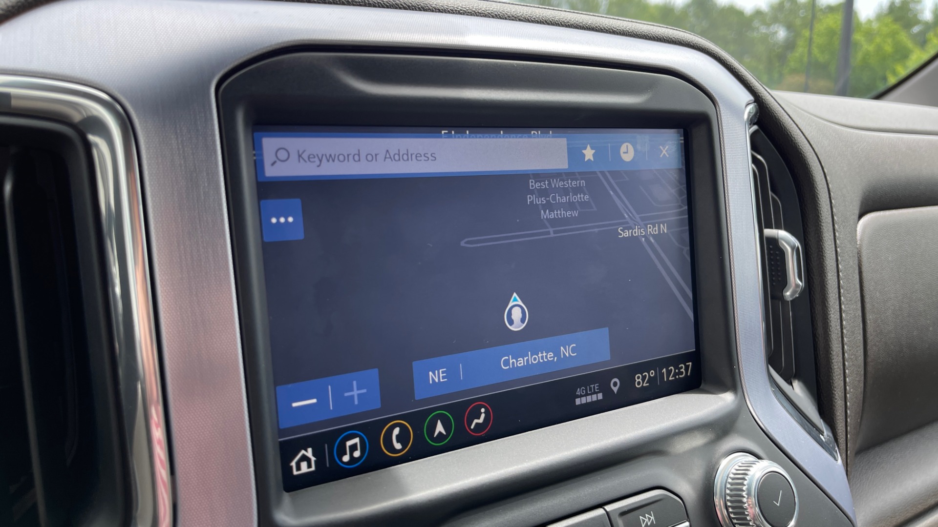 Used 2019 GMC SIERRA 1500 SLT 4X4 CREWCAB / 5.3L V8 / 8-SPD AUTO / NAV / BOSE / REARVIEW for sale Sold at Formula Imports in Charlotte NC 28227 52