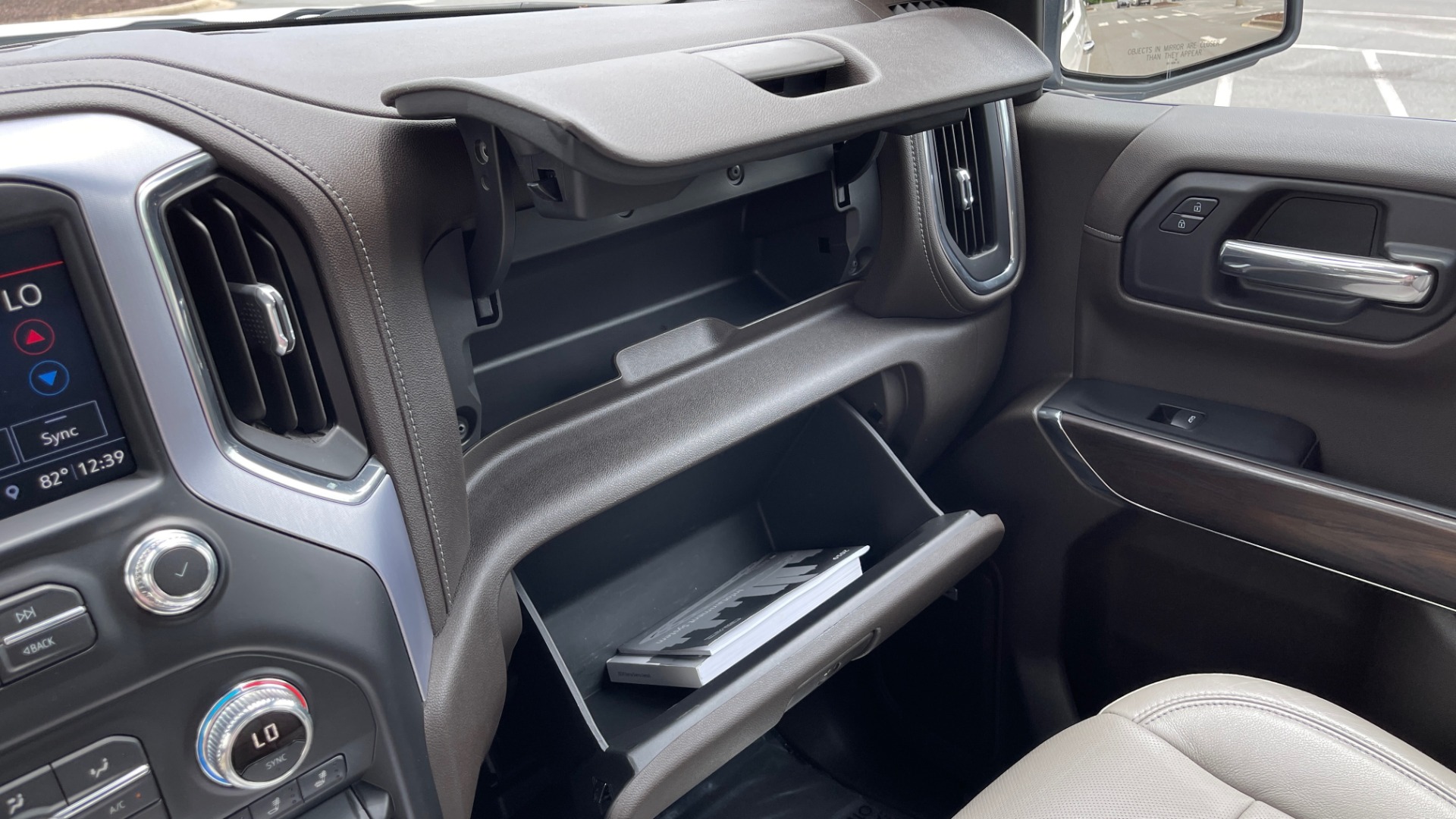 Used 2019 GMC SIERRA 1500 SLT 4X4 CREWCAB / 5.3L V8 / 8-SPD AUTO / NAV / BOSE / REARVIEW for sale Sold at Formula Imports in Charlotte NC 28227 61