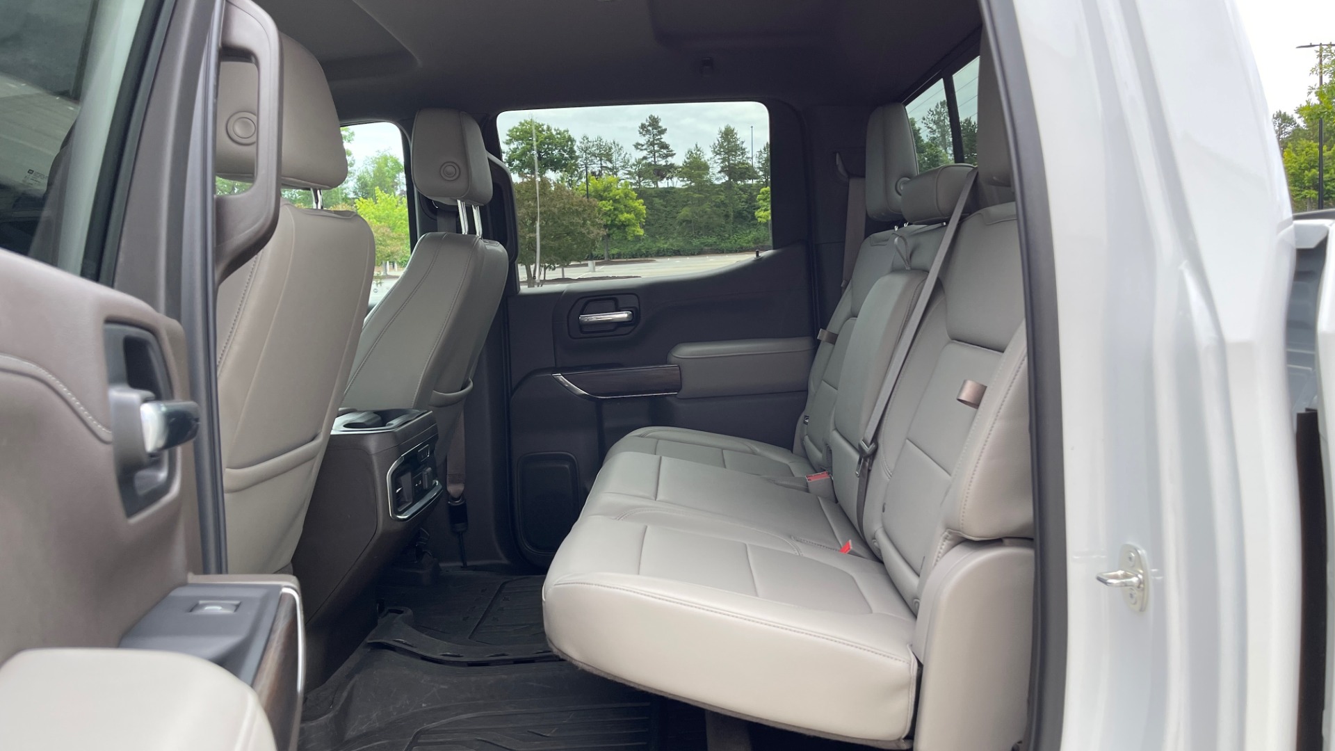 Used 2019 GMC SIERRA 1500 SLT 4X4 CREWCAB / 5.3L V8 / 8-SPD AUTO / NAV / BOSE / REARVIEW for sale Sold at Formula Imports in Charlotte NC 28227 63