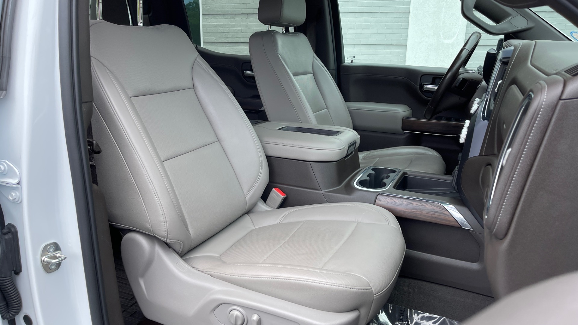 Used 2019 GMC SIERRA 1500 SLT 4X4 CREWCAB / 5.3L V8 / 8-SPD AUTO / NAV / BOSE / REARVIEW for sale Sold at Formula Imports in Charlotte NC 28227 76