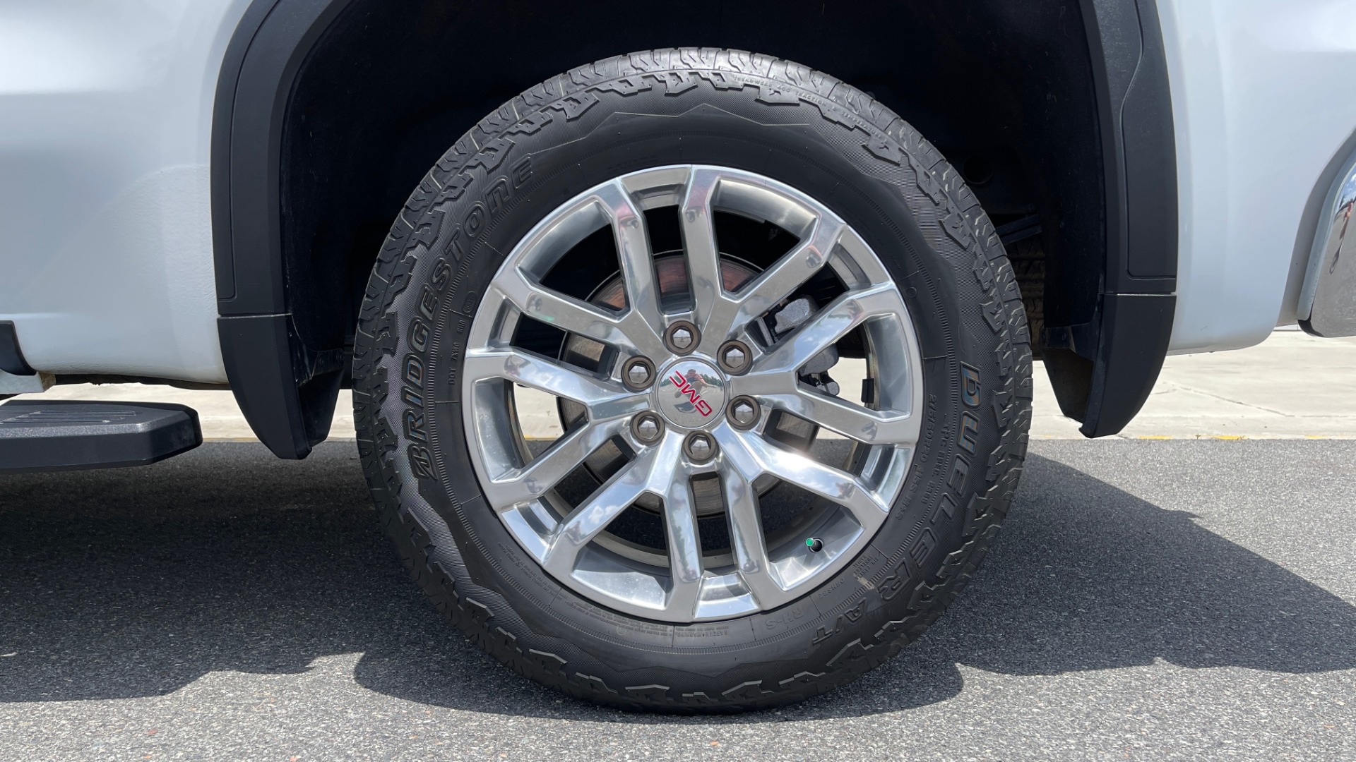 Used 2019 GMC SIERRA 1500 SLT 4X4 CREWCAB / 5.3L V8 / 8-SPD AUTO / NAV / BOSE / REARVIEW for sale Sold at Formula Imports in Charlotte NC 28227 81