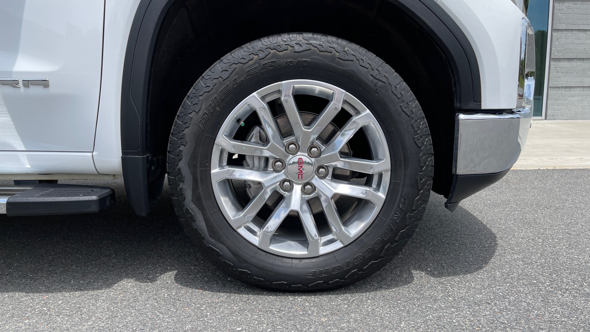 Used 2019 GMC SIERRA 1500 SLT 4X4 CREWCAB / 5.3L V8 / 8-SPD AUTO / NAV / BOSE / REARVIEW for sale Sold at Formula Imports in Charlotte NC 28227 83