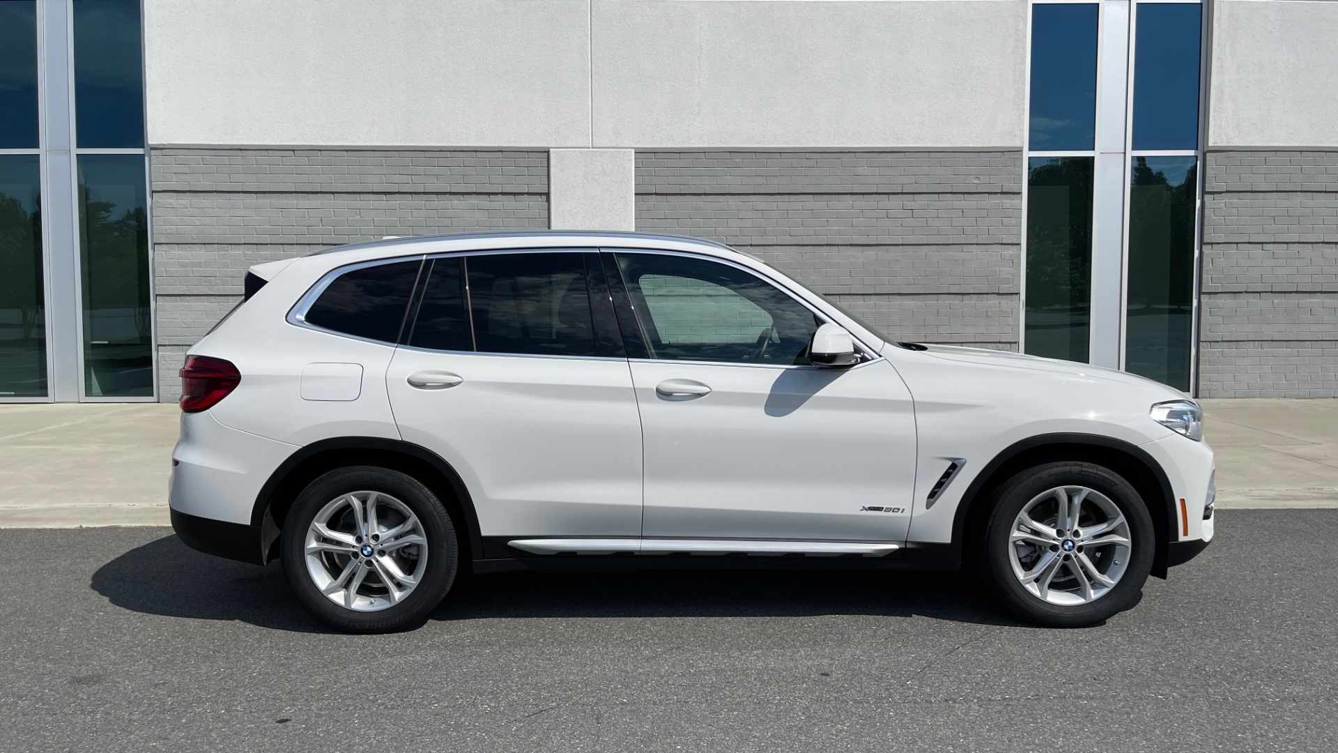 Used 2018 BMW X3 XDRIVE30I CONVENIENCE PKG / HEATED FRONT SEATS / REARVIEW for sale Sold at Formula Imports in Charlotte NC 28227 7