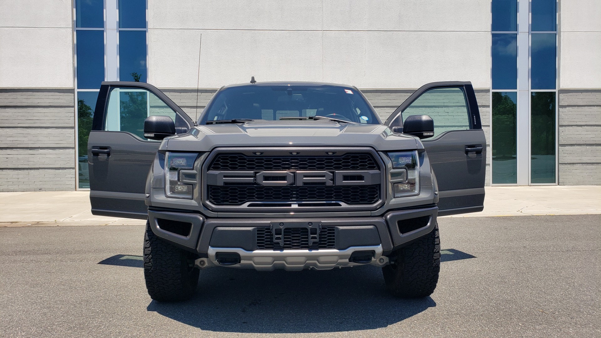 Used 2020 Ford F-150 RAPTOR 4X4 SUPERCREW / 3.5L ECOBOOST / 10-SPD AUTO / SUNROOF / REARVIEW for sale Sold at Formula Imports in Charlotte NC 28227 21