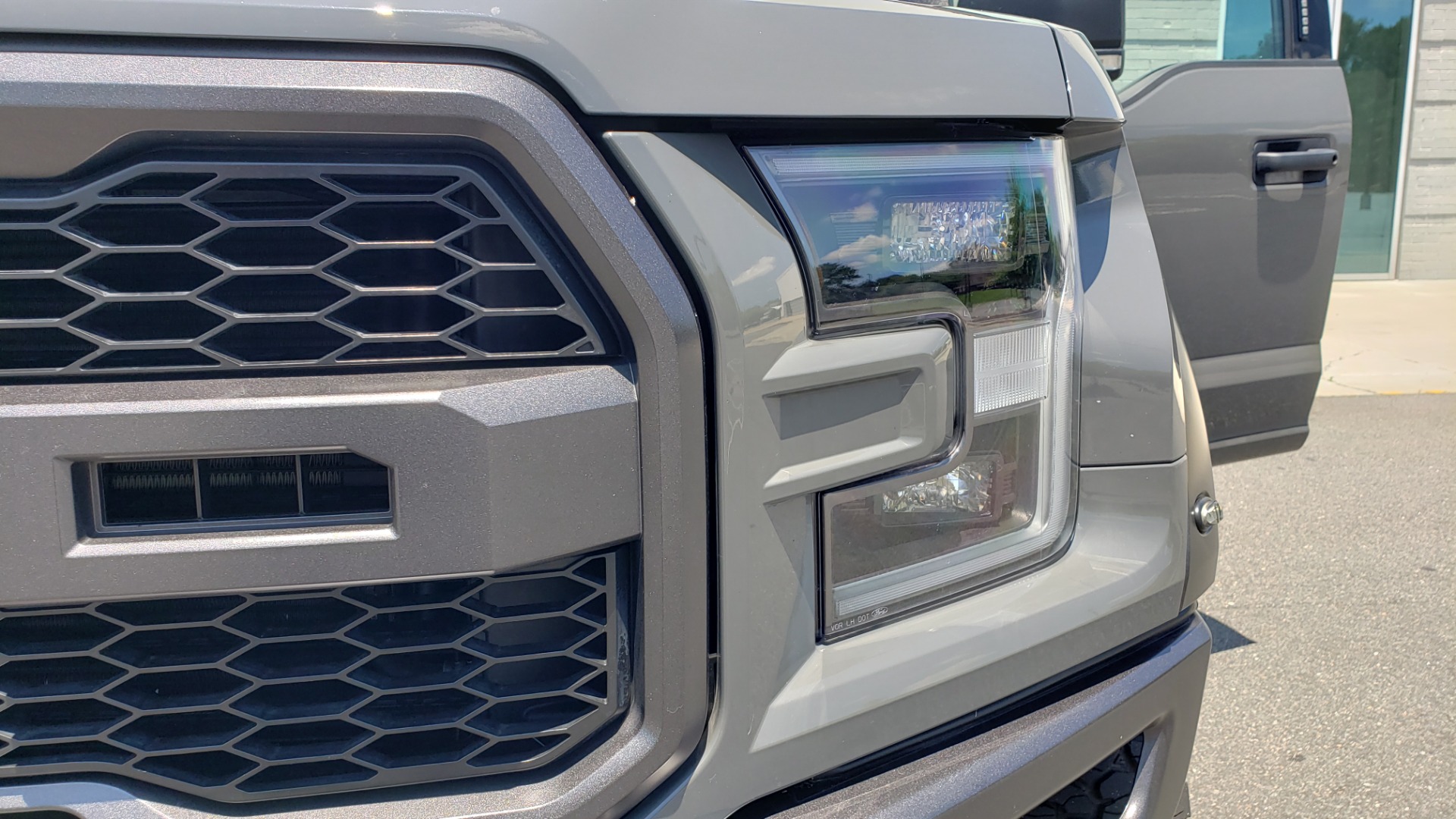 Used 2020 Ford F-150 RAPTOR 4X4 SUPERCREW / 3.5L ECOBOOST / 10-SPD AUTO / SUNROOF / REARVIEW for sale Sold at Formula Imports in Charlotte NC 28227 23