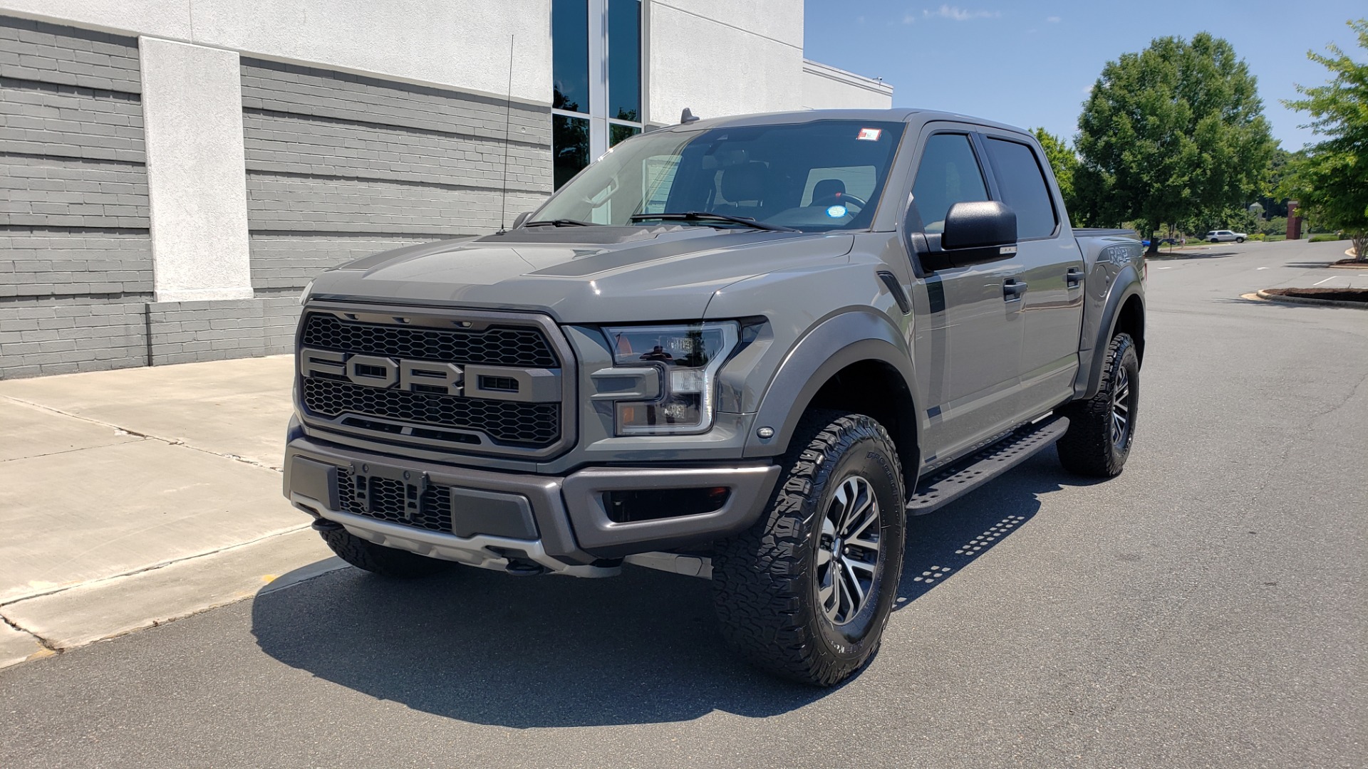 Used 2020 Ford F-150 RAPTOR 4X4 SUPERCREW / 3.5L ECOBOOST / 10-SPD AUTO / SUNROOF / REARVIEW for sale $82,500 at Formula Imports in Charlotte NC 28227 3
