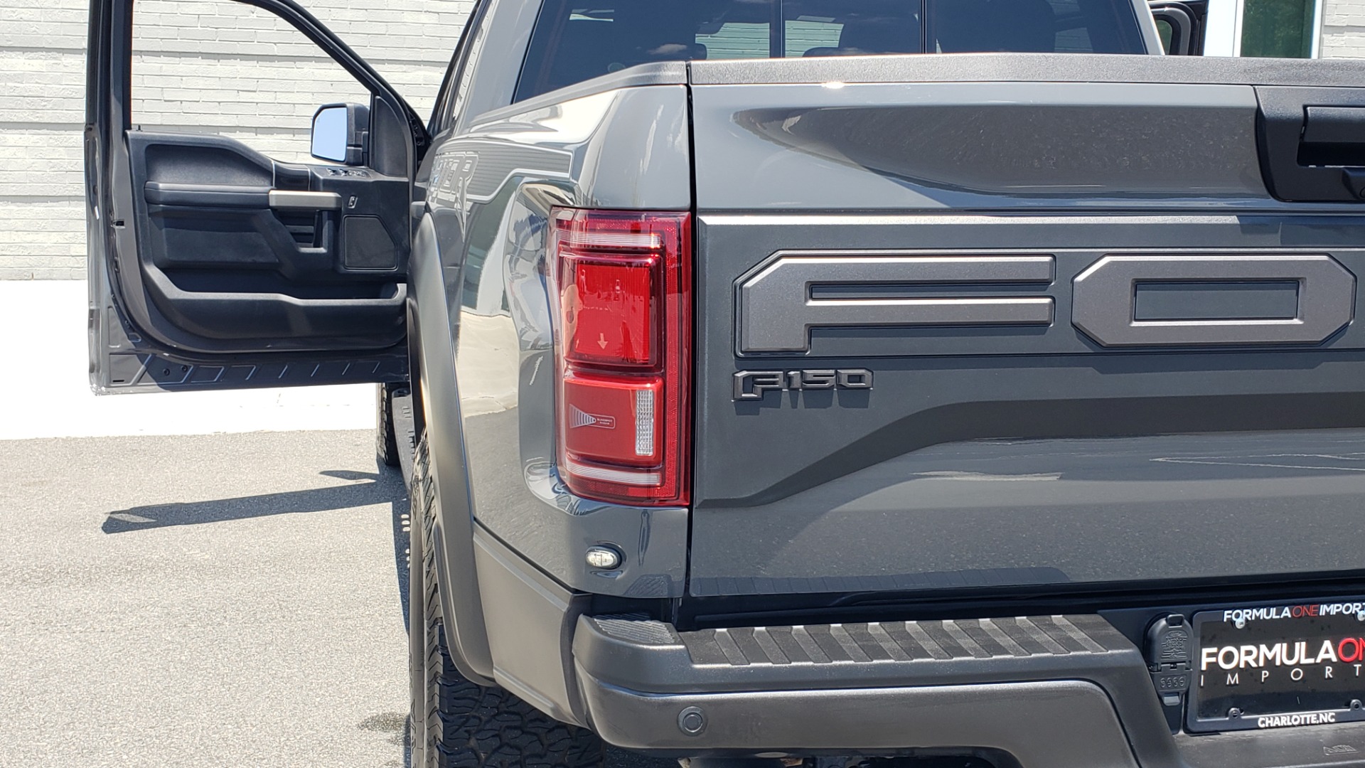 Used 2020 Ford F-150 RAPTOR 4X4 SUPERCREW / 3.5L ECOBOOST / 10-SPD AUTO / SUNROOF / REARVIEW for sale Sold at Formula Imports in Charlotte NC 28227 30