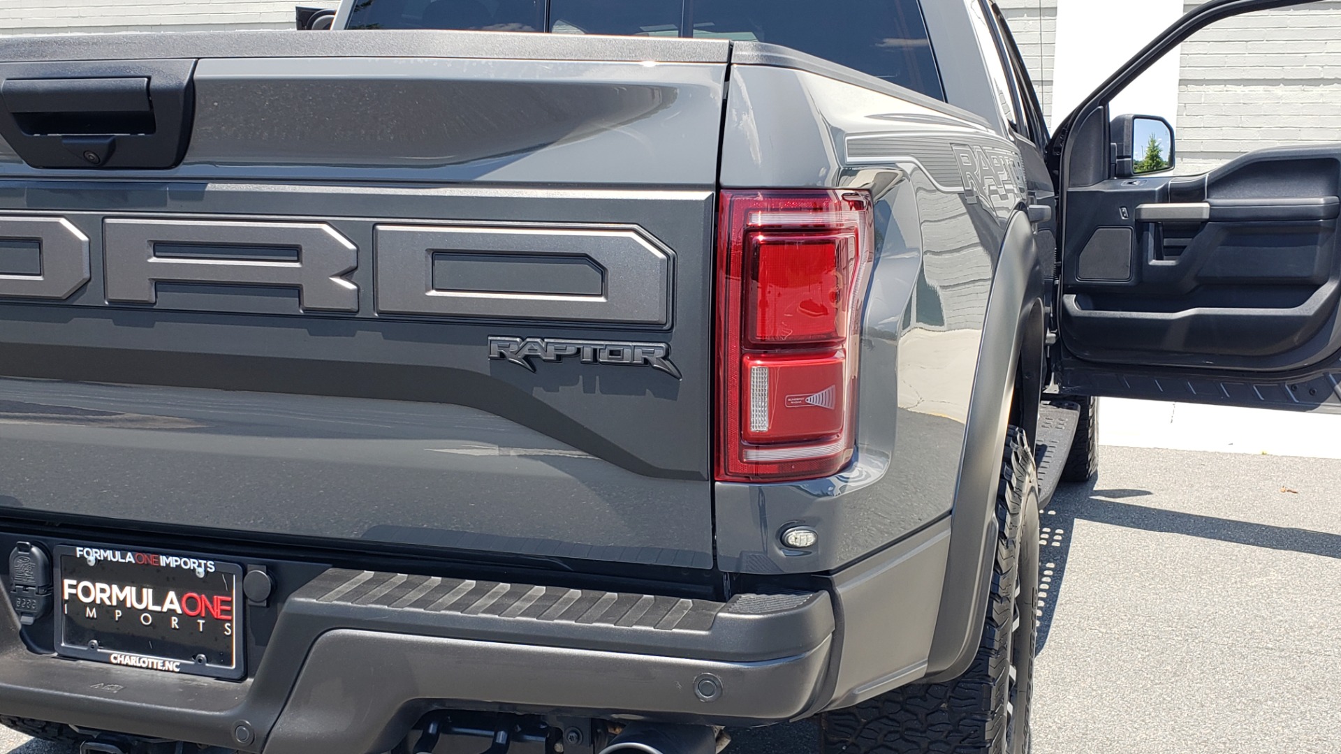 Used 2020 Ford F-150 RAPTOR 4X4 SUPERCREW / 3.5L ECOBOOST / 10-SPD AUTO / SUNROOF / REARVIEW for sale $82,500 at Formula Imports in Charlotte NC 28227 31