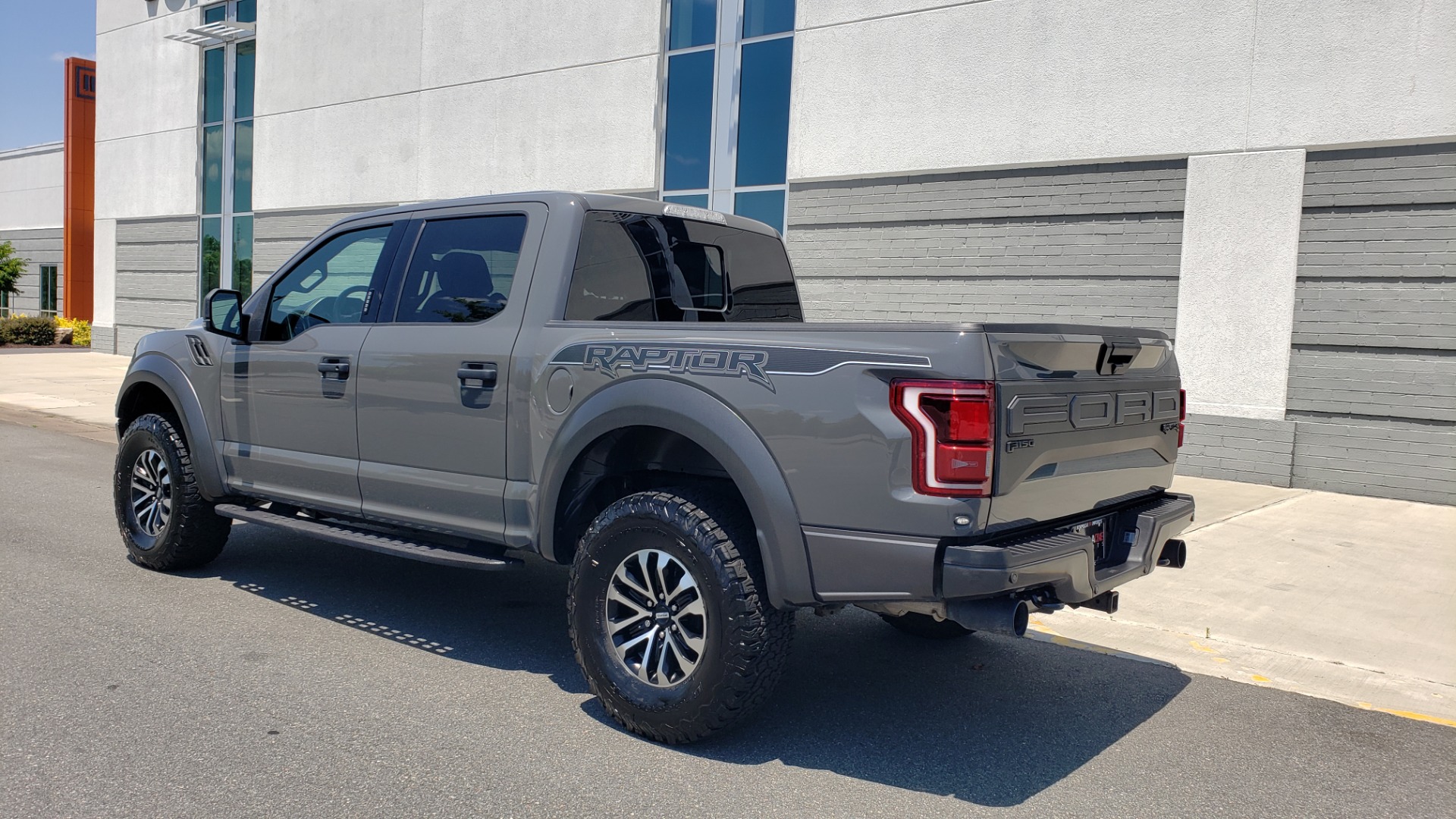 Used 2020 Ford F-150 RAPTOR 4X4 SUPERCREW / 3.5L ECOBOOST / 10-SPD AUTO / SUNROOF / REARVIEW for sale Sold at Formula Imports in Charlotte NC 28227 6
