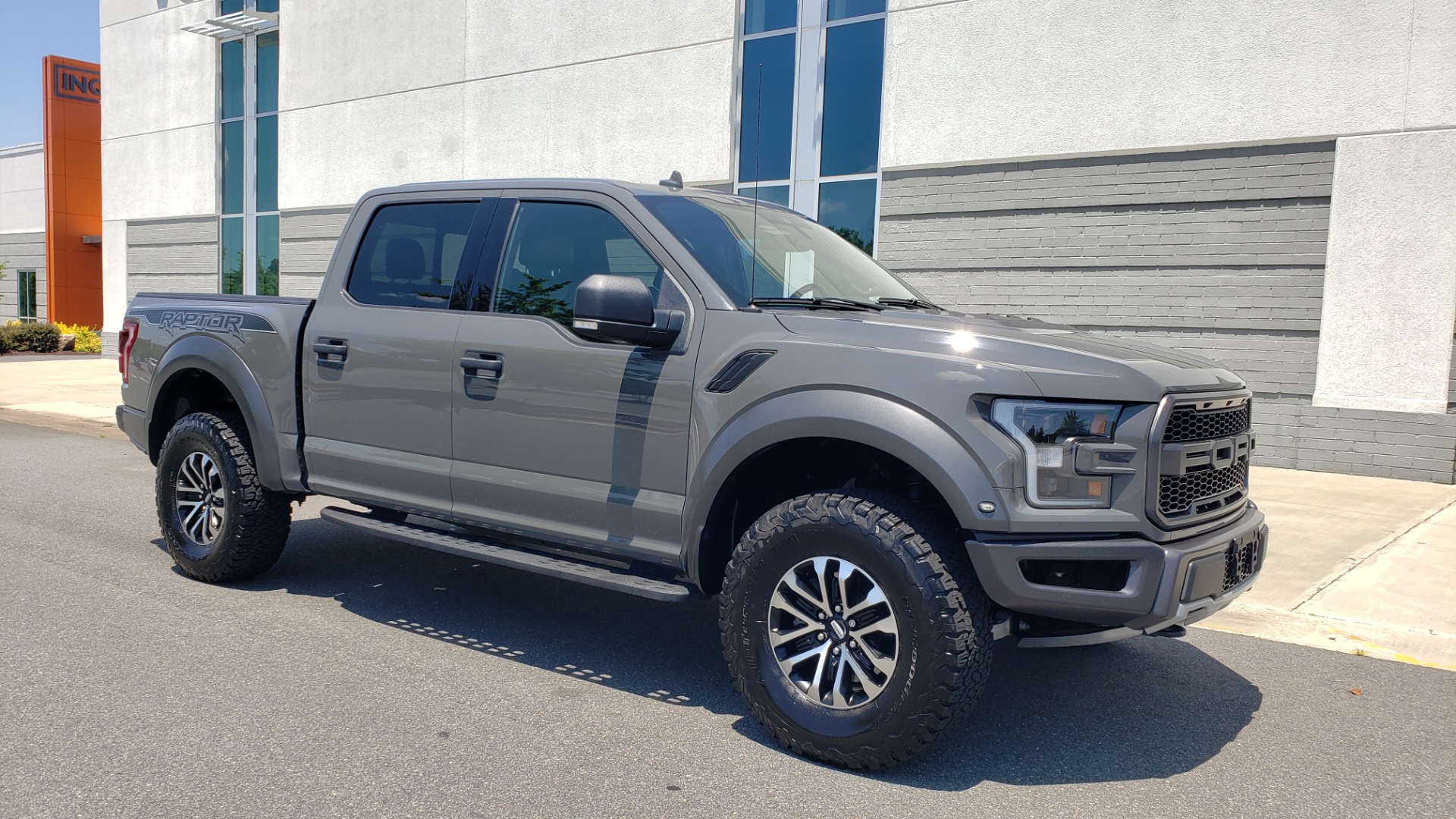 Used 2020 Ford F-150 RAPTOR 4X4 SUPERCREW / 3.5L ECOBOOST / 10-SPD AUTO / SUNROOF / REARVIEW for sale Sold at Formula Imports in Charlotte NC 28227 7