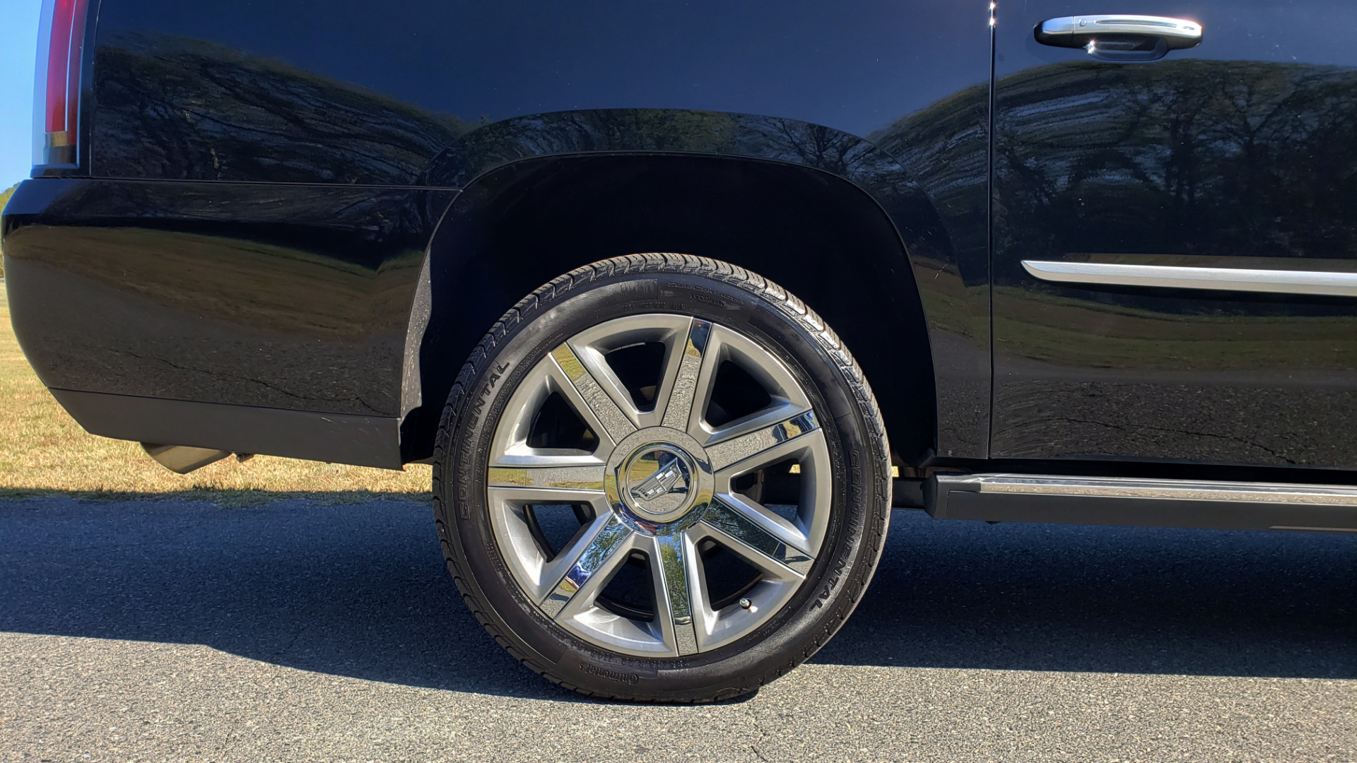 Used 2016 Cadillac ESCALADE ESV PREMIUM COLLECTION / NAV / 3-ROW / SUNROOF / CAMERA for sale Sold at Formula Imports in Charlotte NC 28227 14