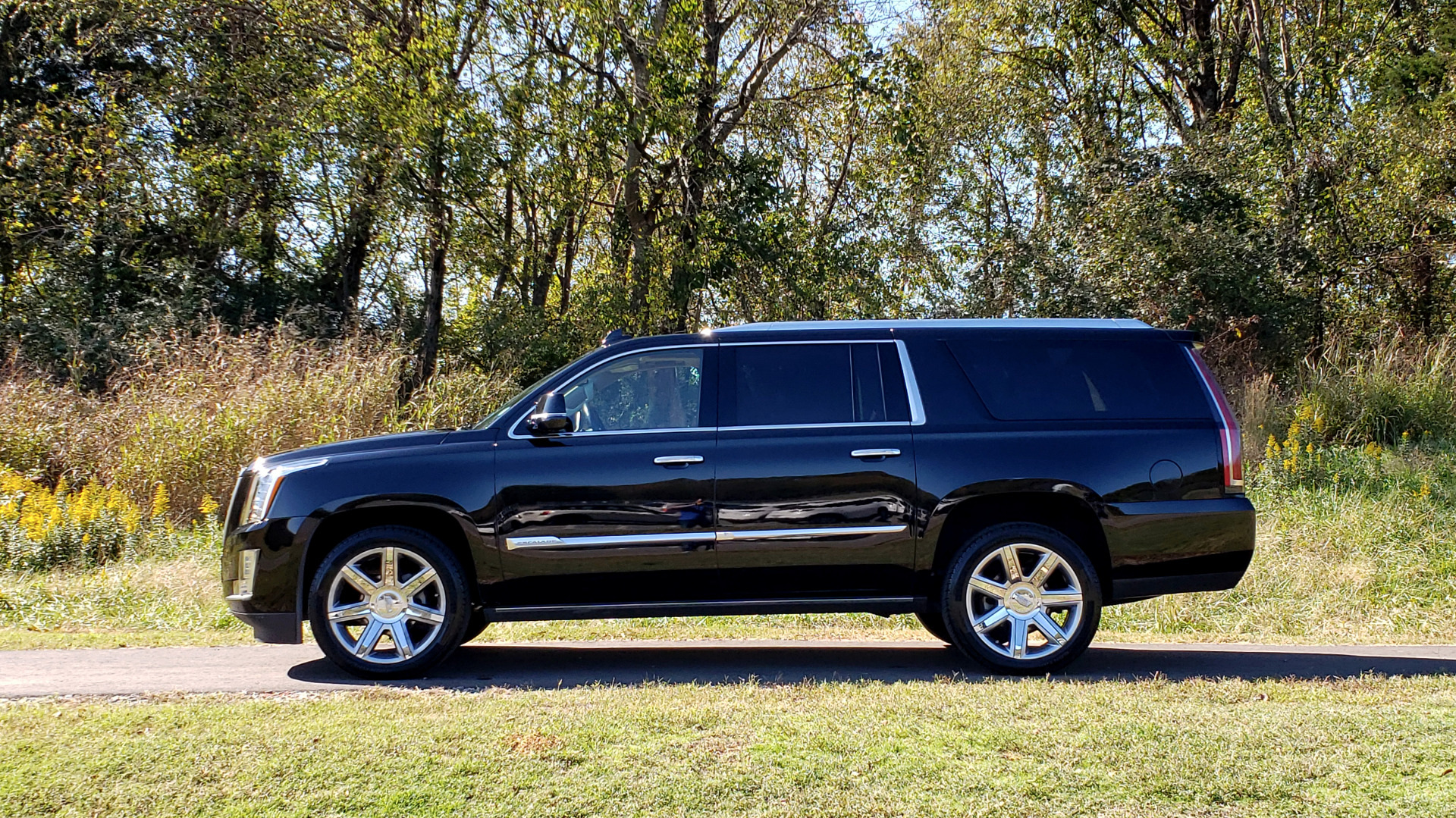 Used 2016 Cadillac ESCALADE ESV PREMIUM COLLECTION / NAV / 3-ROW / SUNROOF / CAMERA for sale Sold at Formula Imports in Charlotte NC 28227 2