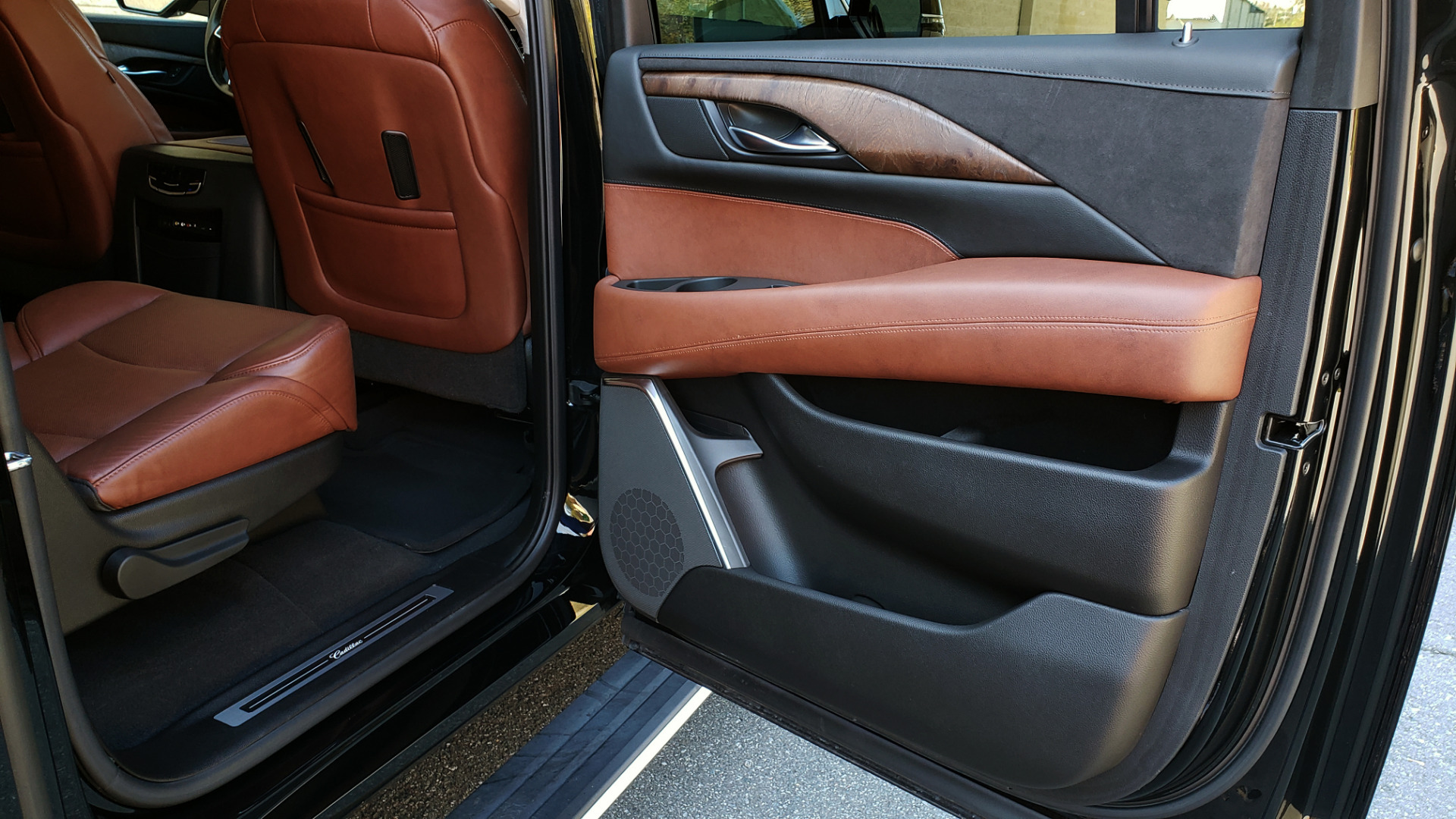 Used 2016 Cadillac ESCALADE ESV PREMIUM COLLECTION / NAV / 3-ROW / SUNROOF / CAMERA for sale Sold at Formula Imports in Charlotte NC 28227 91