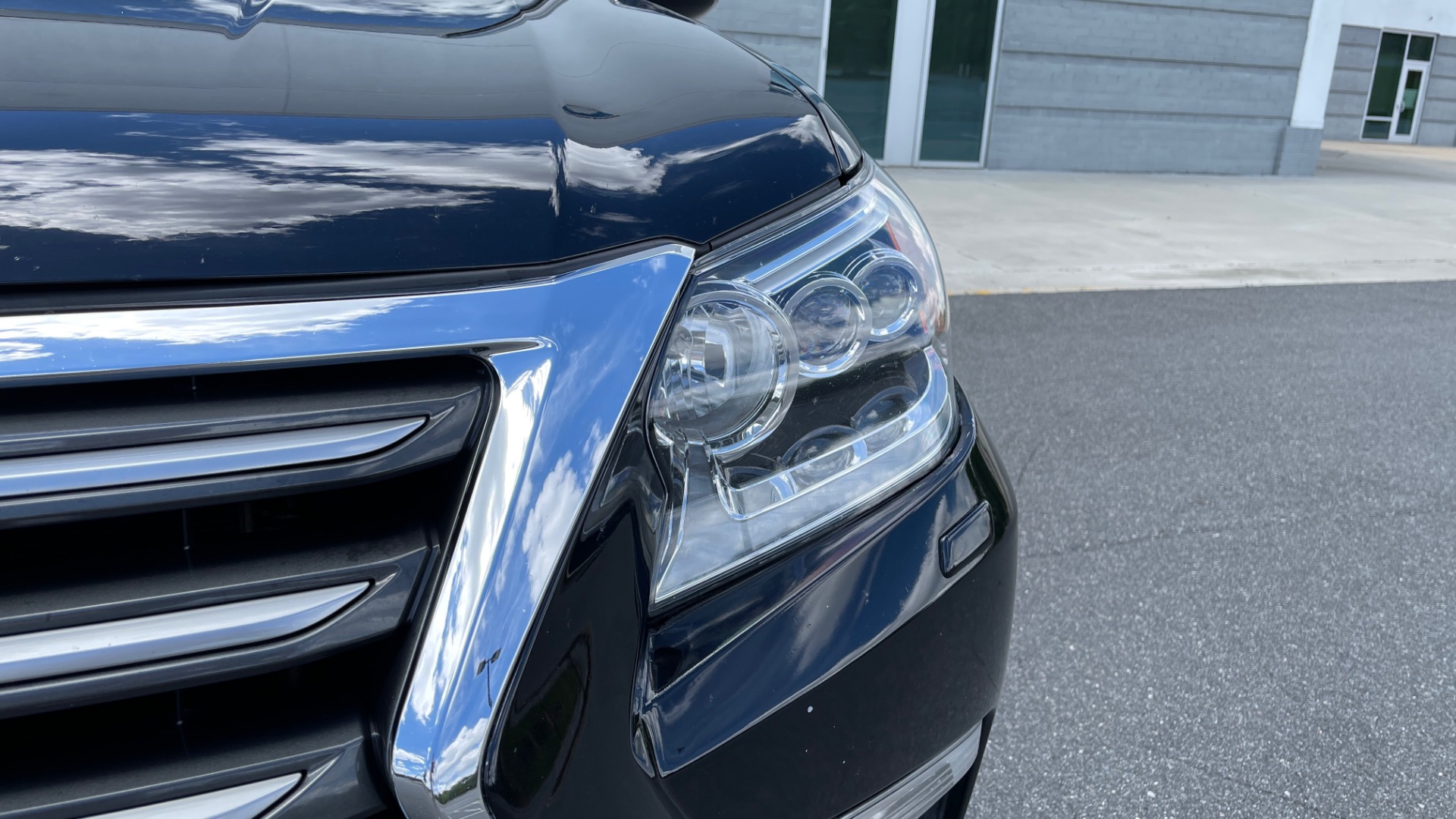 Used 2017 Lexus GX GX 460 LUXURY / AWD / NAV / SUNROOF / MARK LEV SND / REARVIEW for sale Sold at Formula Imports in Charlotte NC 28227 11