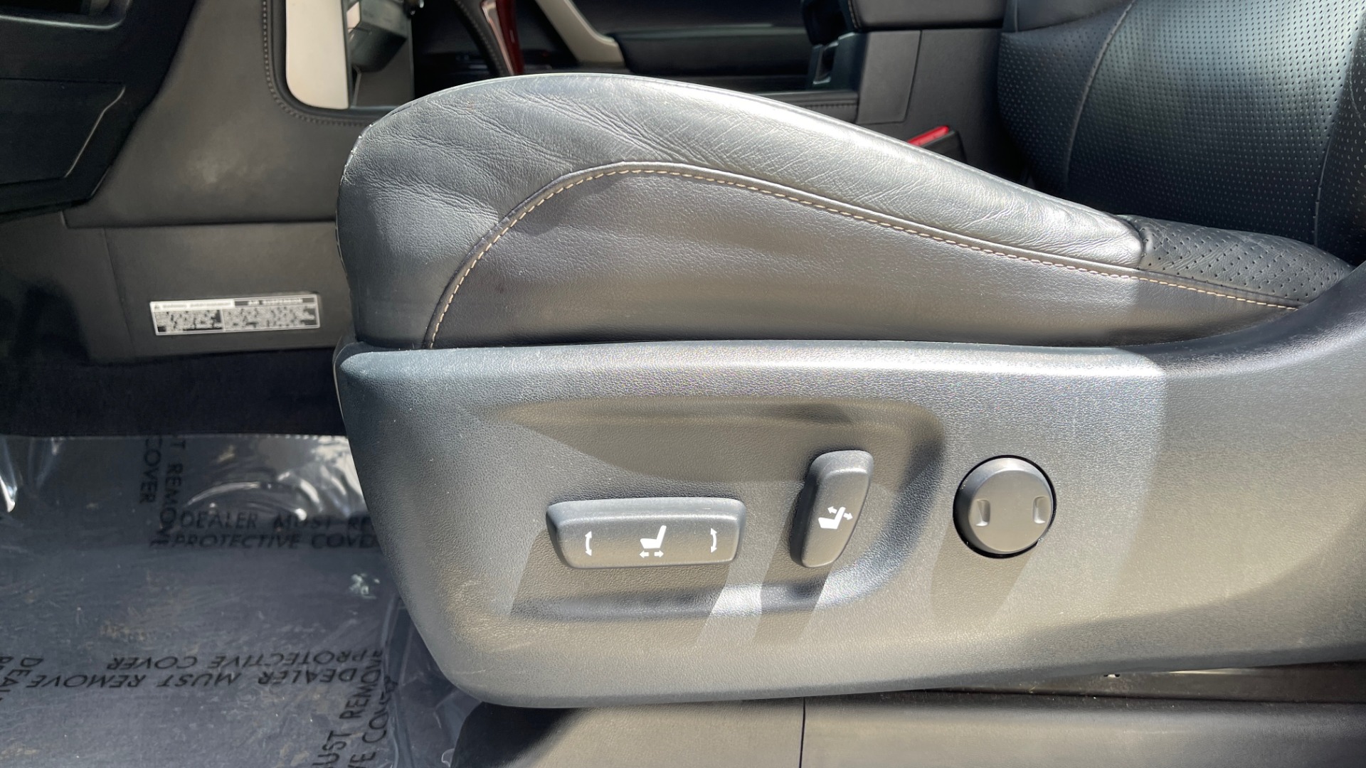 Used 2017 Lexus GX GX 460 LUXURY / AWD / NAV / SUNROOF / MARK LEV SND / REARVIEW for sale Sold at Formula Imports in Charlotte NC 28227 27