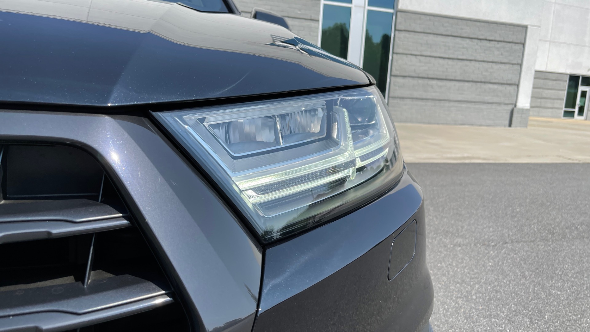 Used 2018 Audi Q7 PRESTIGE TIPTRONIC / NAV / SUNROOF / ADAPTIVE PKG / DRVR ASST / CLD WTHR / for sale Sold at Formula Imports in Charlotte NC 28227 11