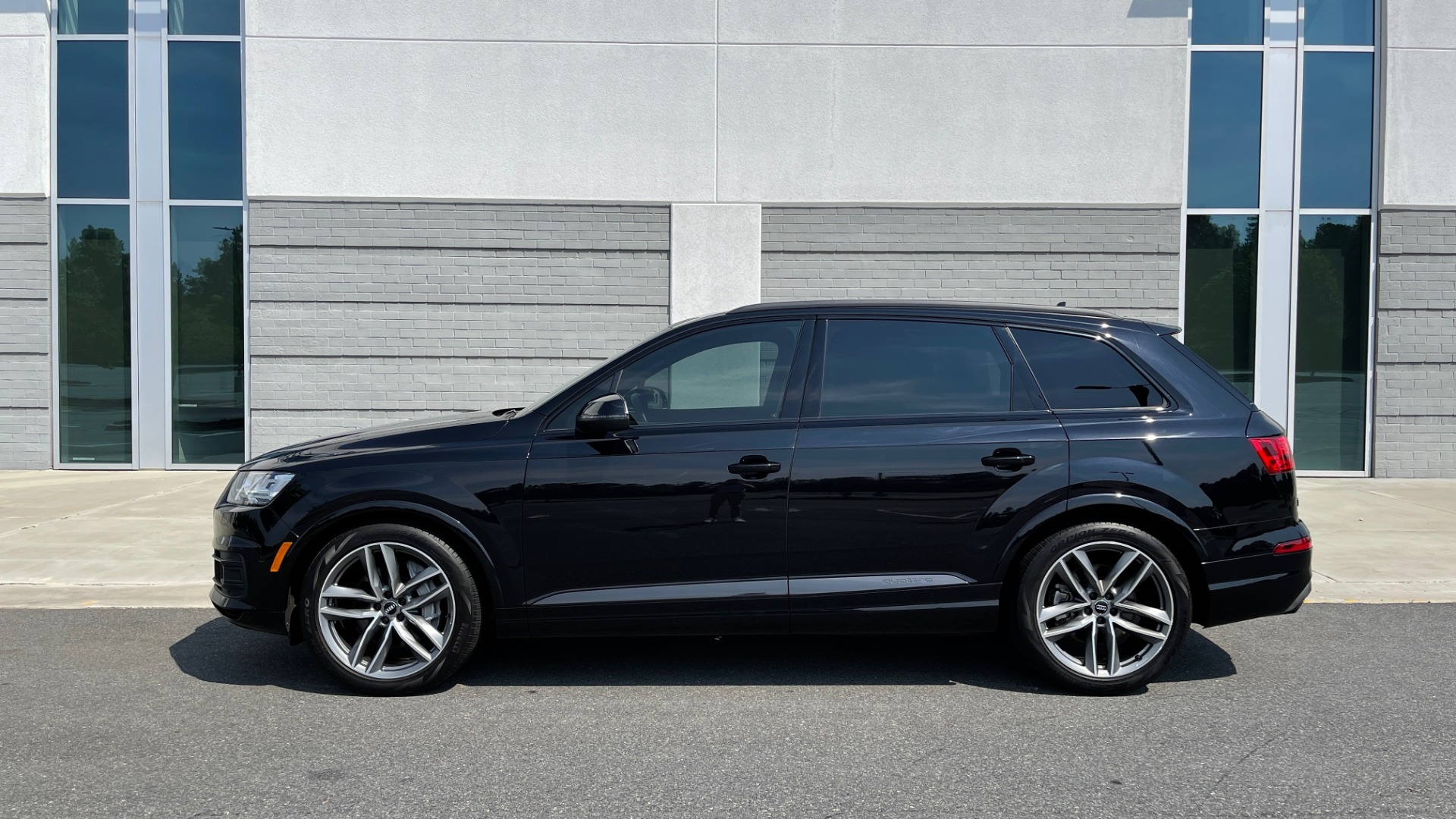 Used 2018 Audi Q7 PRESTIGE TIPTRONIC / NAV / SUNROOF / ADAPTIVE PKG / DRVR ASST / CLD WTHR / for sale Sold at Formula Imports in Charlotte NC 28227 3