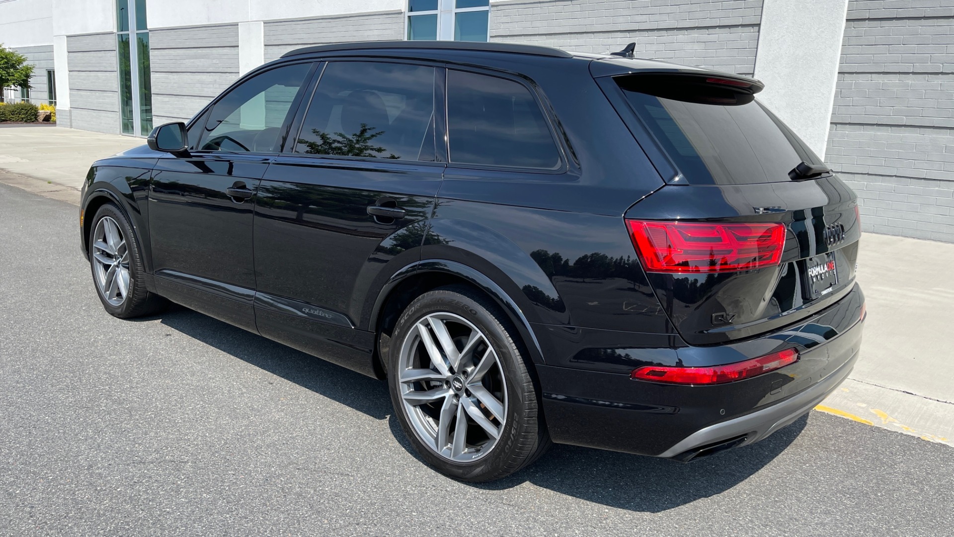 Used 2018 Audi Q7 PRESTIGE TIPTRONIC / NAV / SUNROOF / ADAPTIVE PKG / DRVR ASST / CLD WTHR / for sale Sold at Formula Imports in Charlotte NC 28227 4
