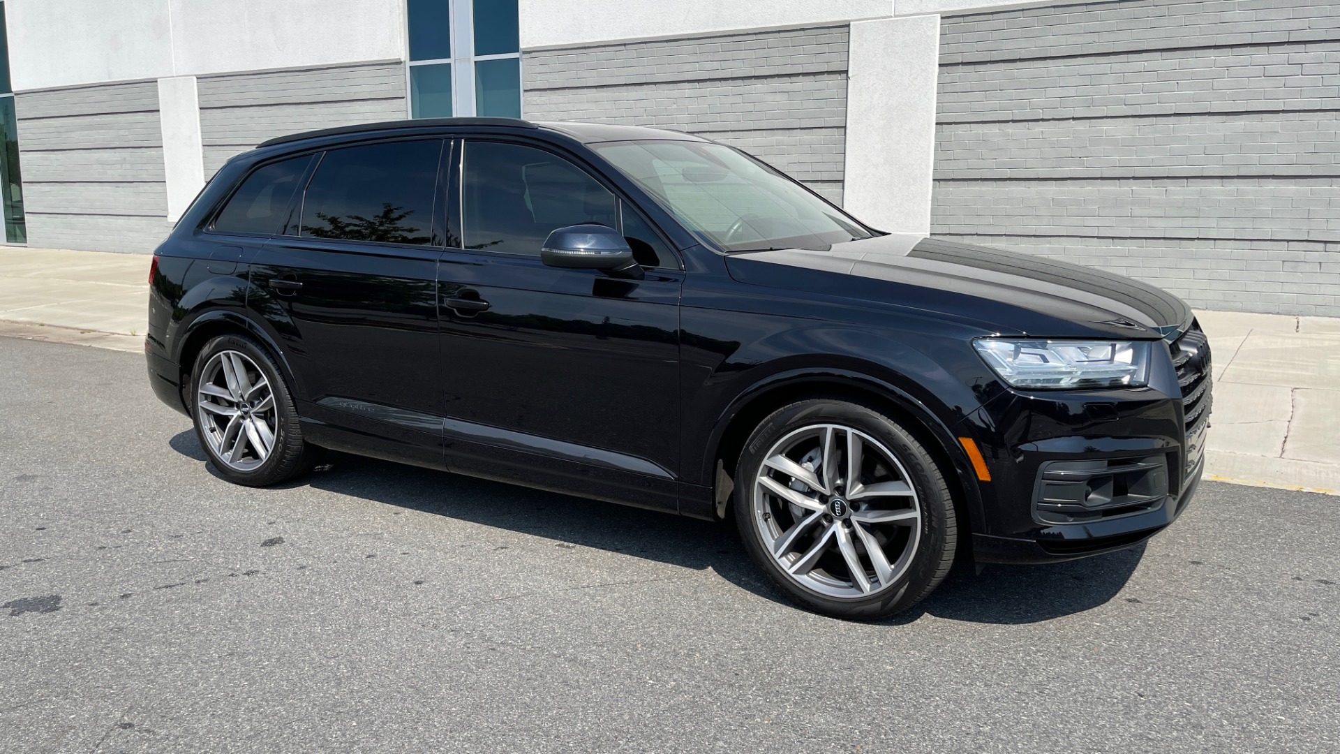 Used 2018 Audi Q7 PRESTIGE TIPTRONIC / NAV / SUNROOF / ADAPTIVE PKG / DRVR ASST / CLD WTHR / for sale Sold at Formula Imports in Charlotte NC 28227 5