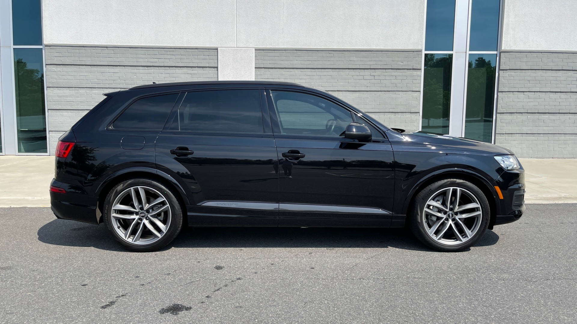 Used 2018 Audi Q7 PRESTIGE TIPTRONIC / NAV / SUNROOF / ADAPTIVE PKG / DRVR ASST / CLD WTHR / for sale Sold at Formula Imports in Charlotte NC 28227 6