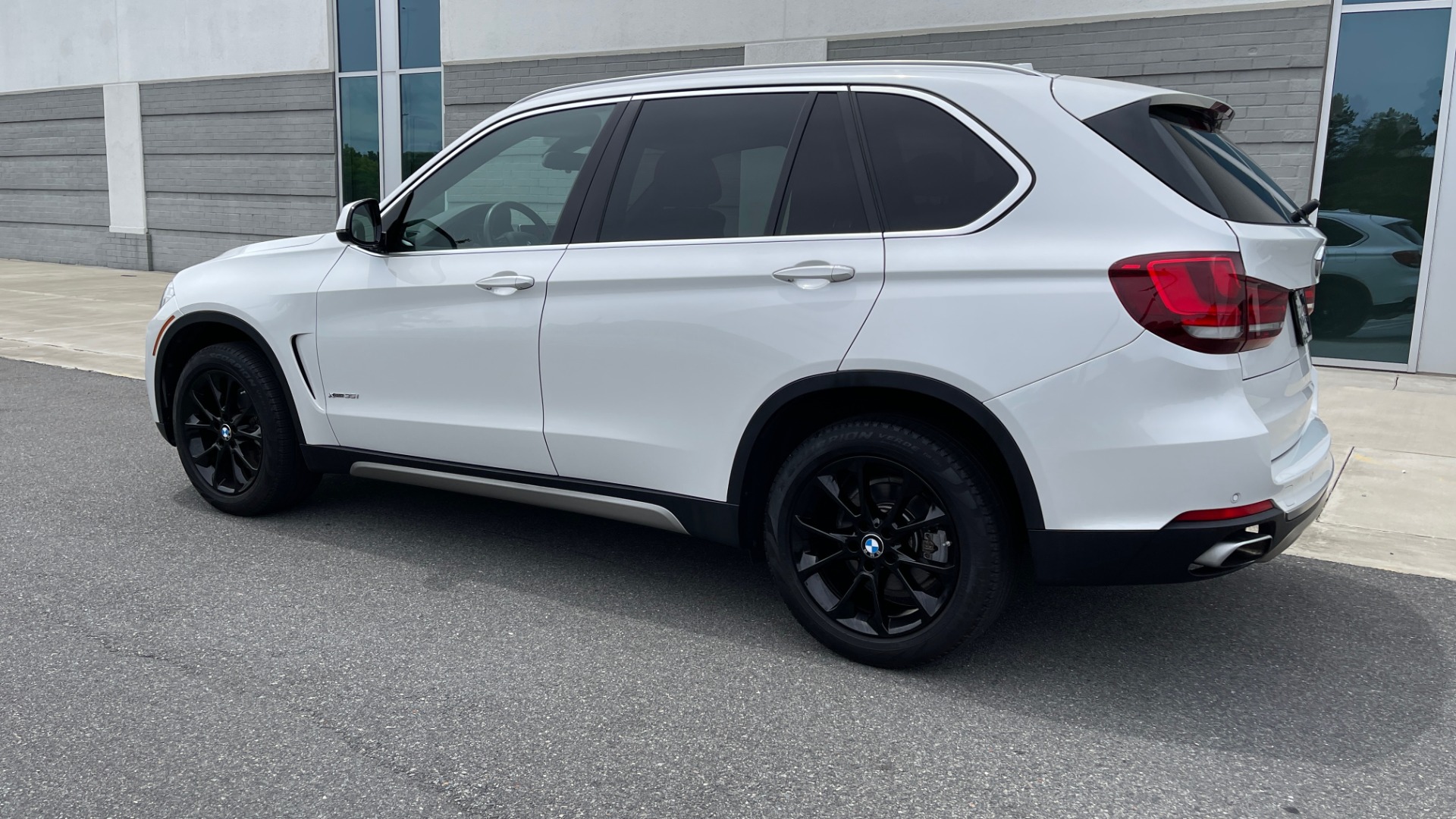Used 2018 BMW X5 XDRIVE35I PREMIUM / DRVR ASST / HTD STRNG WHL / REARVIEW for sale Sold at Formula Imports in Charlotte NC 28227 5