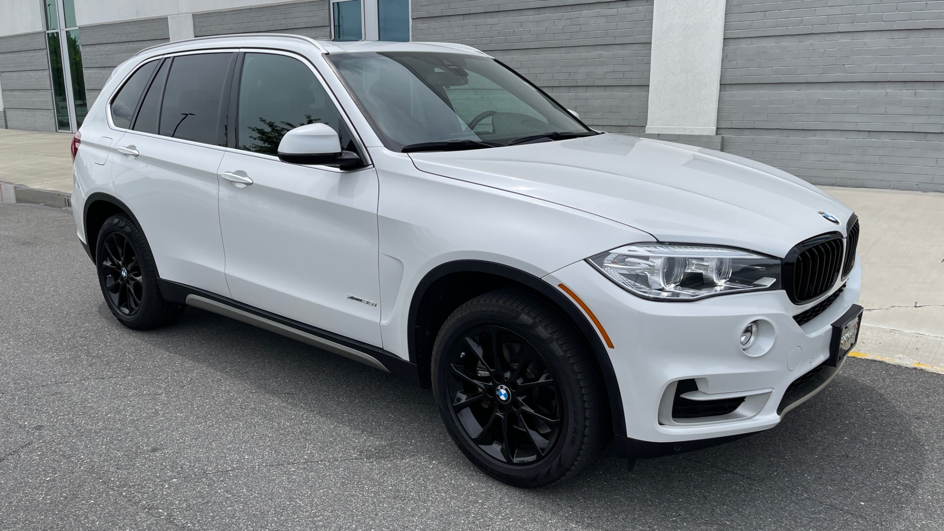 Used 2018 BMW X5 XDRIVE35I PREMIUM / DRVR ASST / HTD STRNG WHL / REARVIEW for sale Sold at Formula Imports in Charlotte NC 28227 6