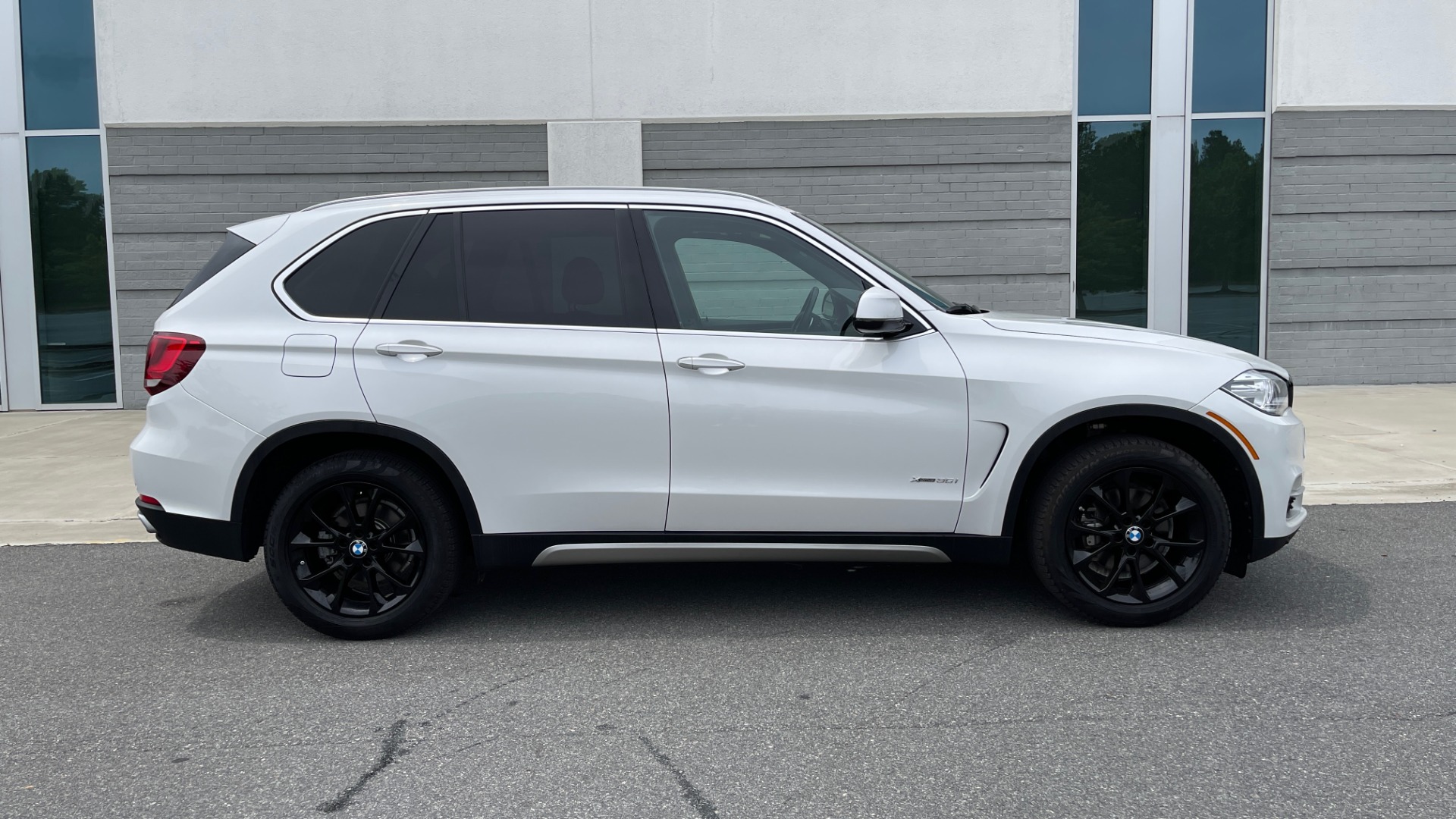 Used 2018 BMW X5 XDRIVE35I PREMIUM / DRVR ASST / HTD STRNG WHL / REARVIEW for sale Sold at Formula Imports in Charlotte NC 28227 7