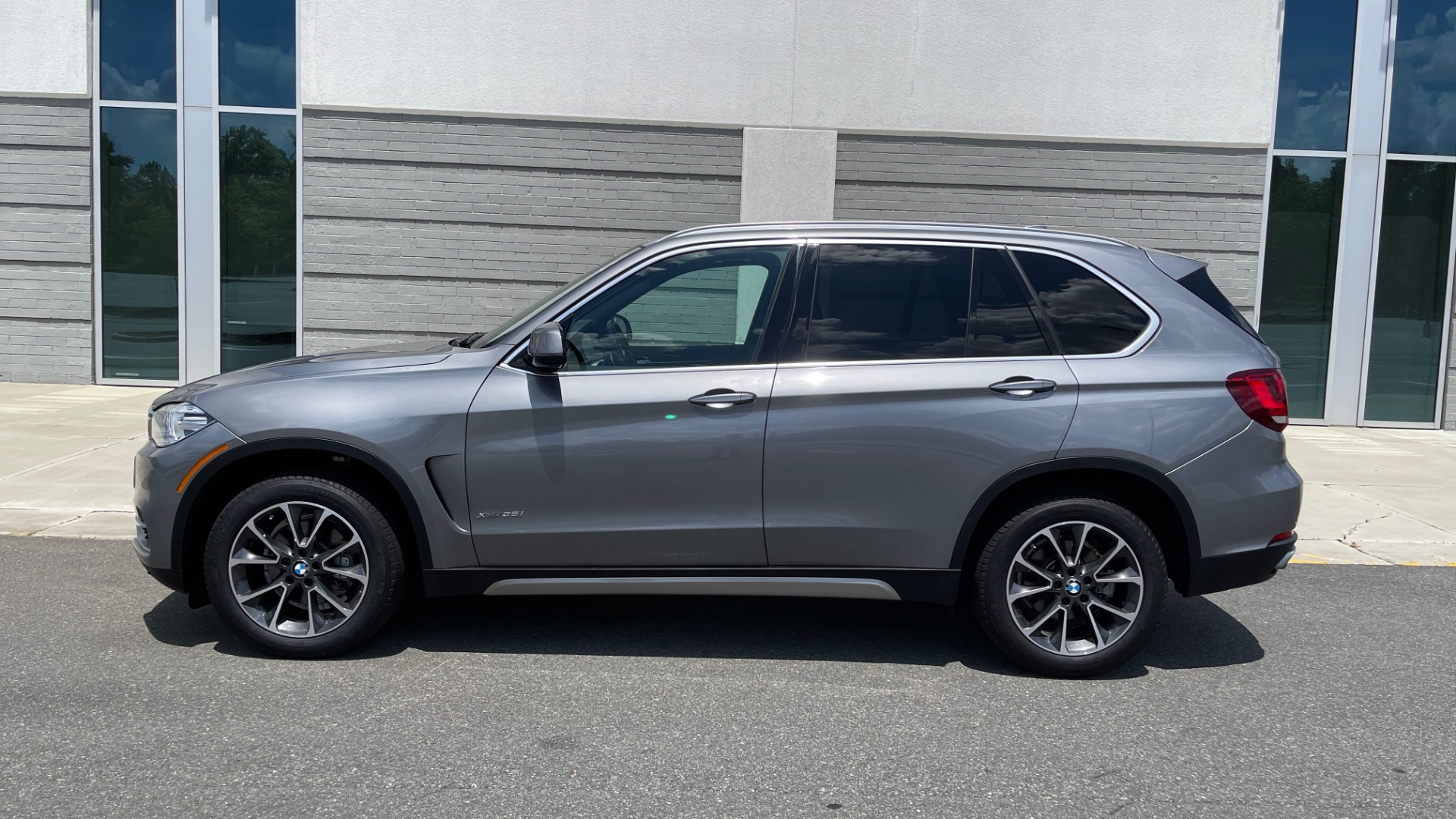 Used 2018 BMW X5 XDRIVE35I PREMIUM / DRVR ASST / WIRELESS CHARGING / CAMERAS for sale Sold at Formula Imports in Charlotte NC 28227 4