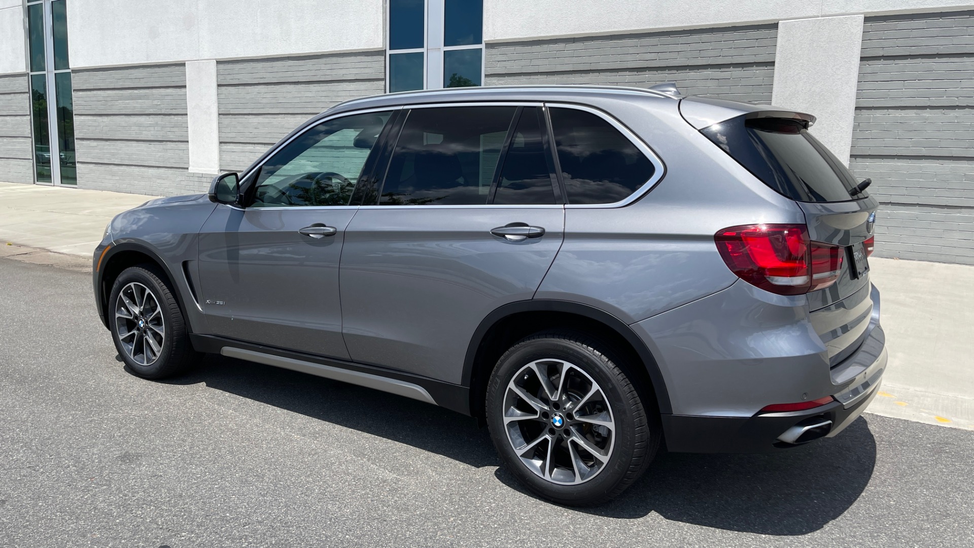 Used 2018 BMW X5 XDRIVE35I PREMIUM / DRVR ASST / WIRELESS CHARGING / CAMERAS for sale Sold at Formula Imports in Charlotte NC 28227 5