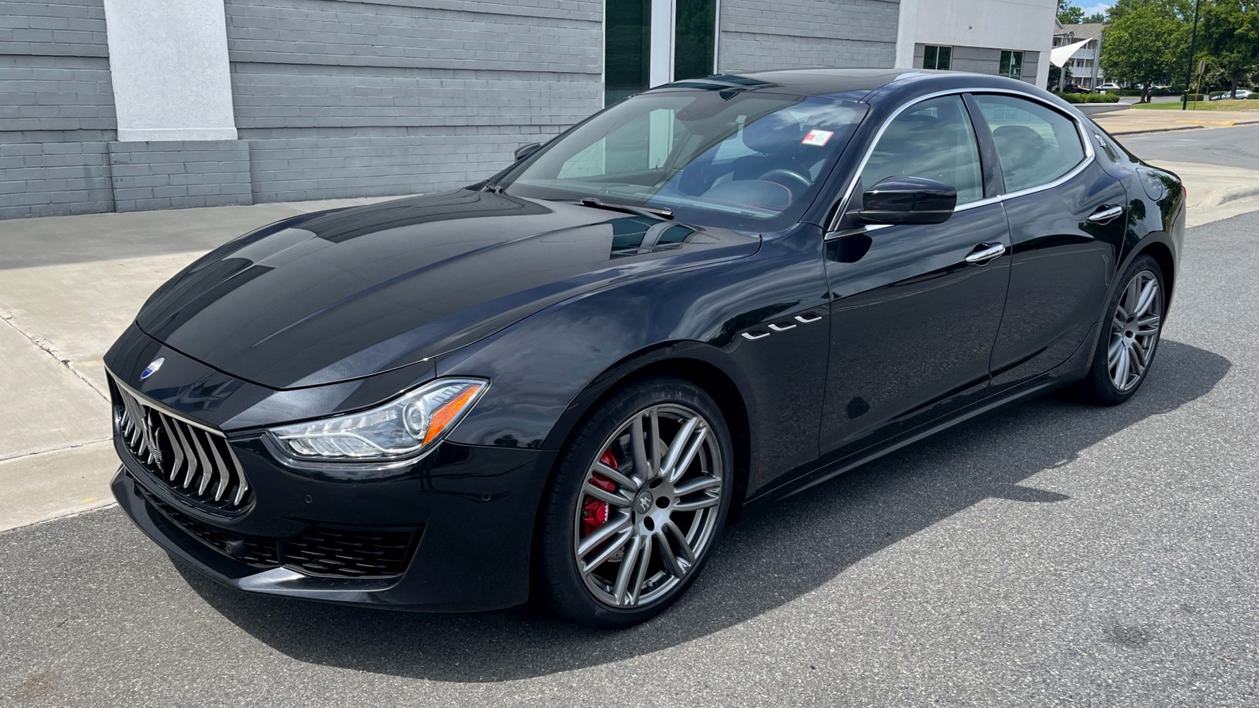 Used 2018 Maserati GHIBLI S Q4 SEDAN / AWD / 3.0L V6 / SUNROOF / NAV / REARVIEW for sale Sold at Formula Imports in Charlotte NC 28227 2