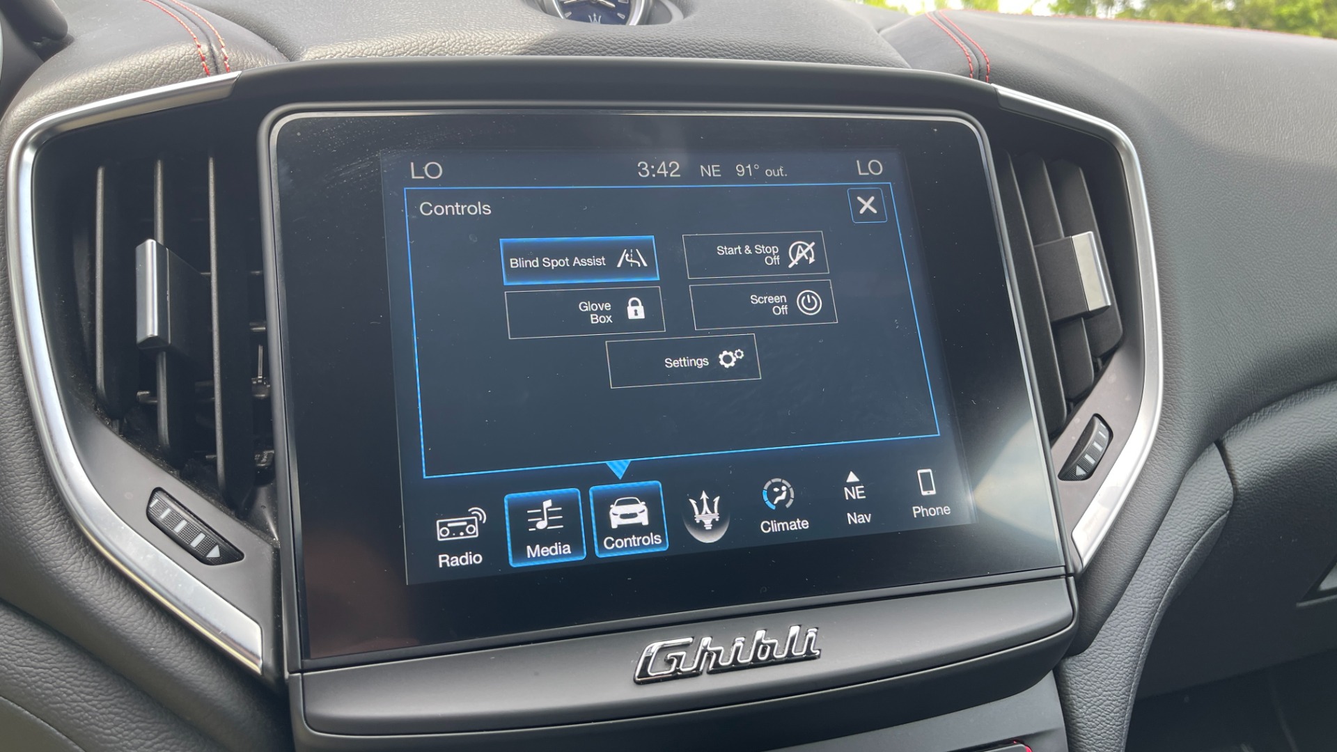 Used 2018 Maserati GHIBLI S Q4 SEDAN / AWD / 3.0L V6 / SUNROOF / NAV / REARVIEW for sale Sold at Formula Imports in Charlotte NC 28227 37